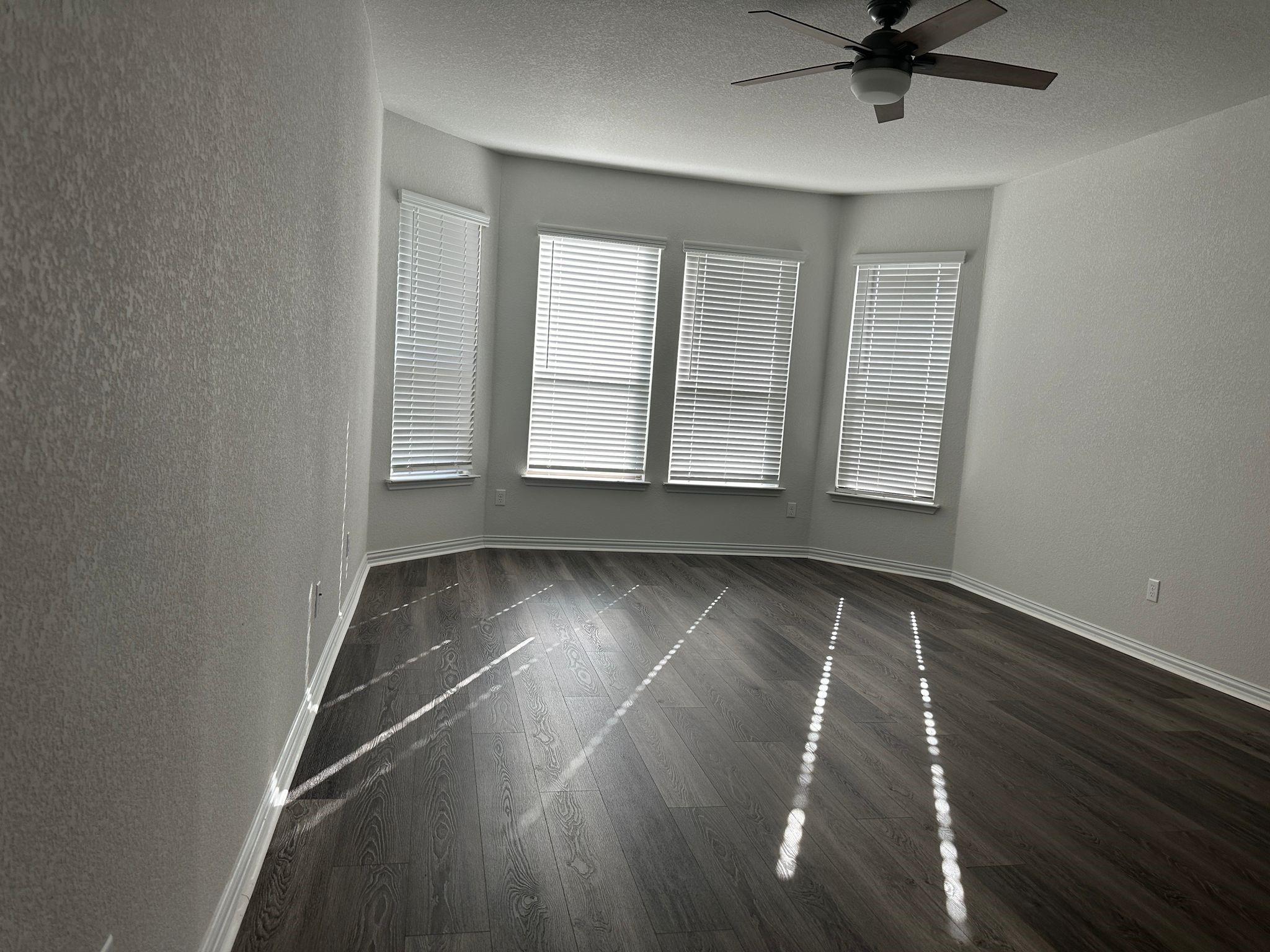 921 Del Raphael Dr Property Photo 17