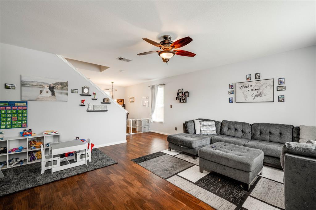 12221 Buzz Schneider Ln Property Photo 4