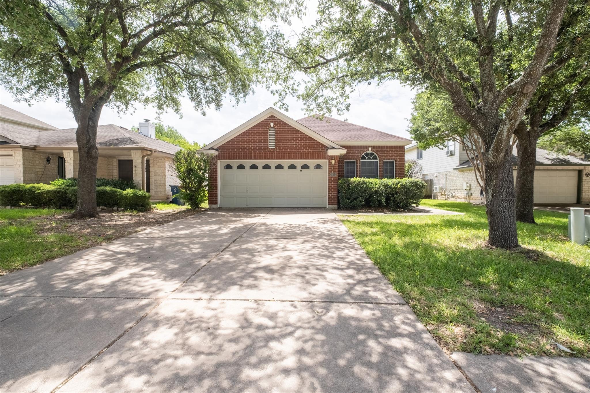 3413 Ruby Red Dr Property Photo 2