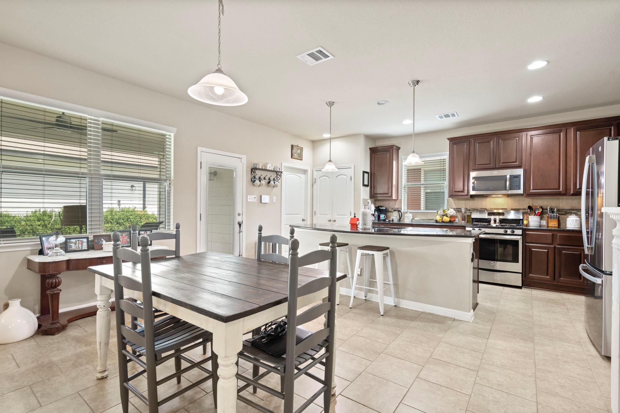 2037 Herzog Blvd Property Photo 11