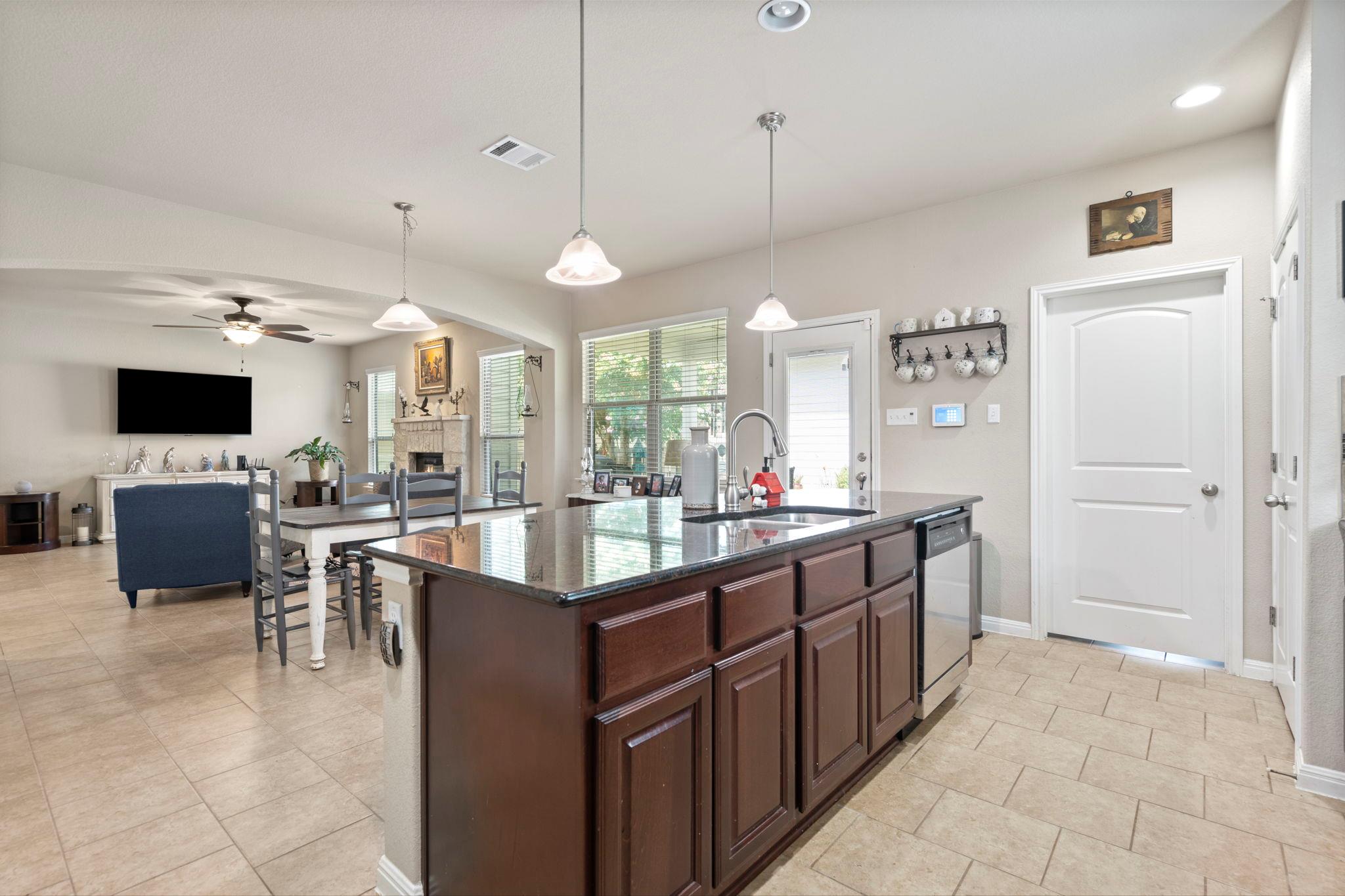 2037 Herzog Blvd Property Photo 12