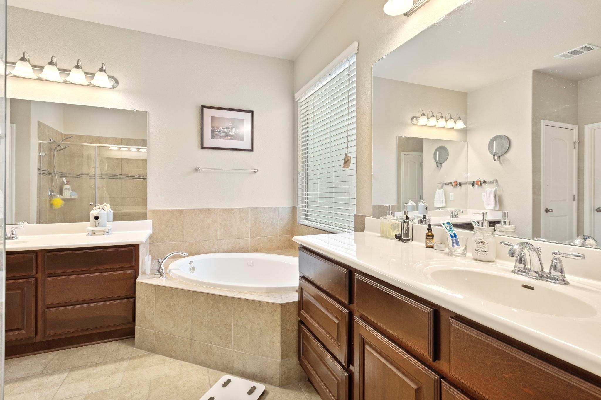 2037 Herzog Blvd Property Photo 18