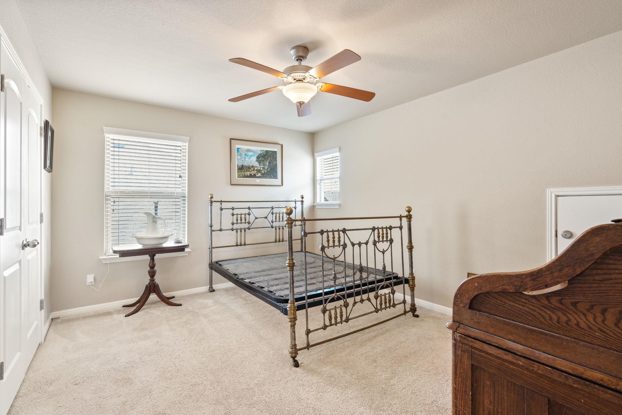 2037 Herzog Blvd Property Photo 24
