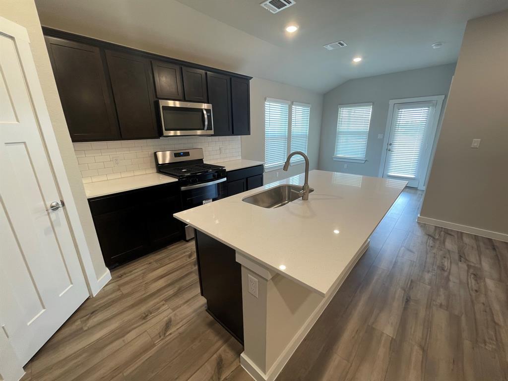 220 Coda Xing Property Photo 8