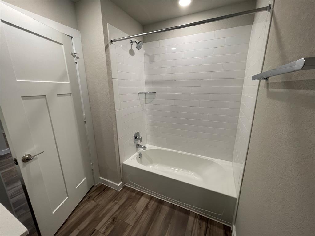 220 Coda Xing Property Photo 12