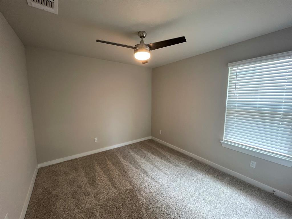 220 Coda Xing Property Photo 13