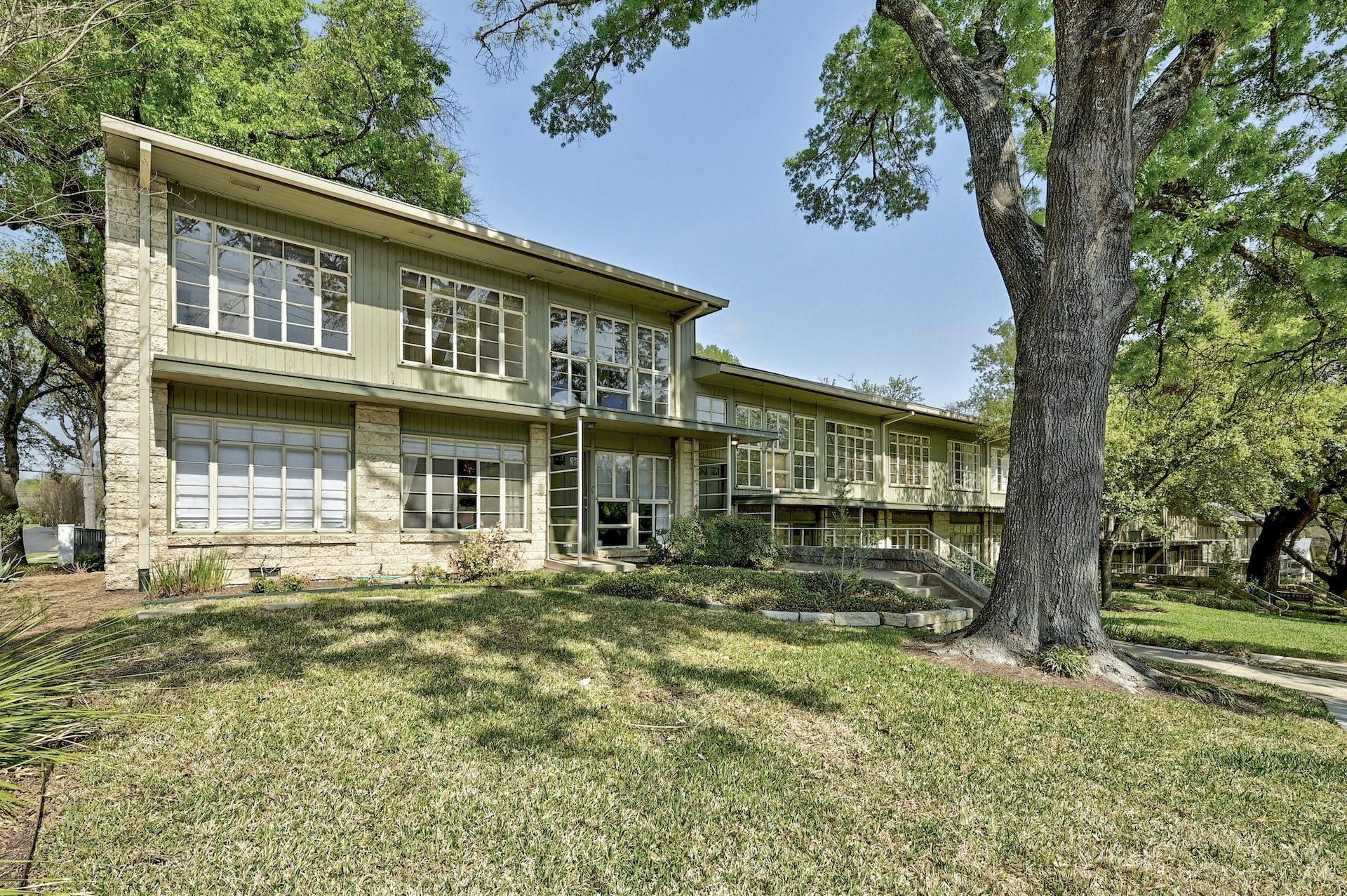 3416 Enfield Rd #b Property Photo 1