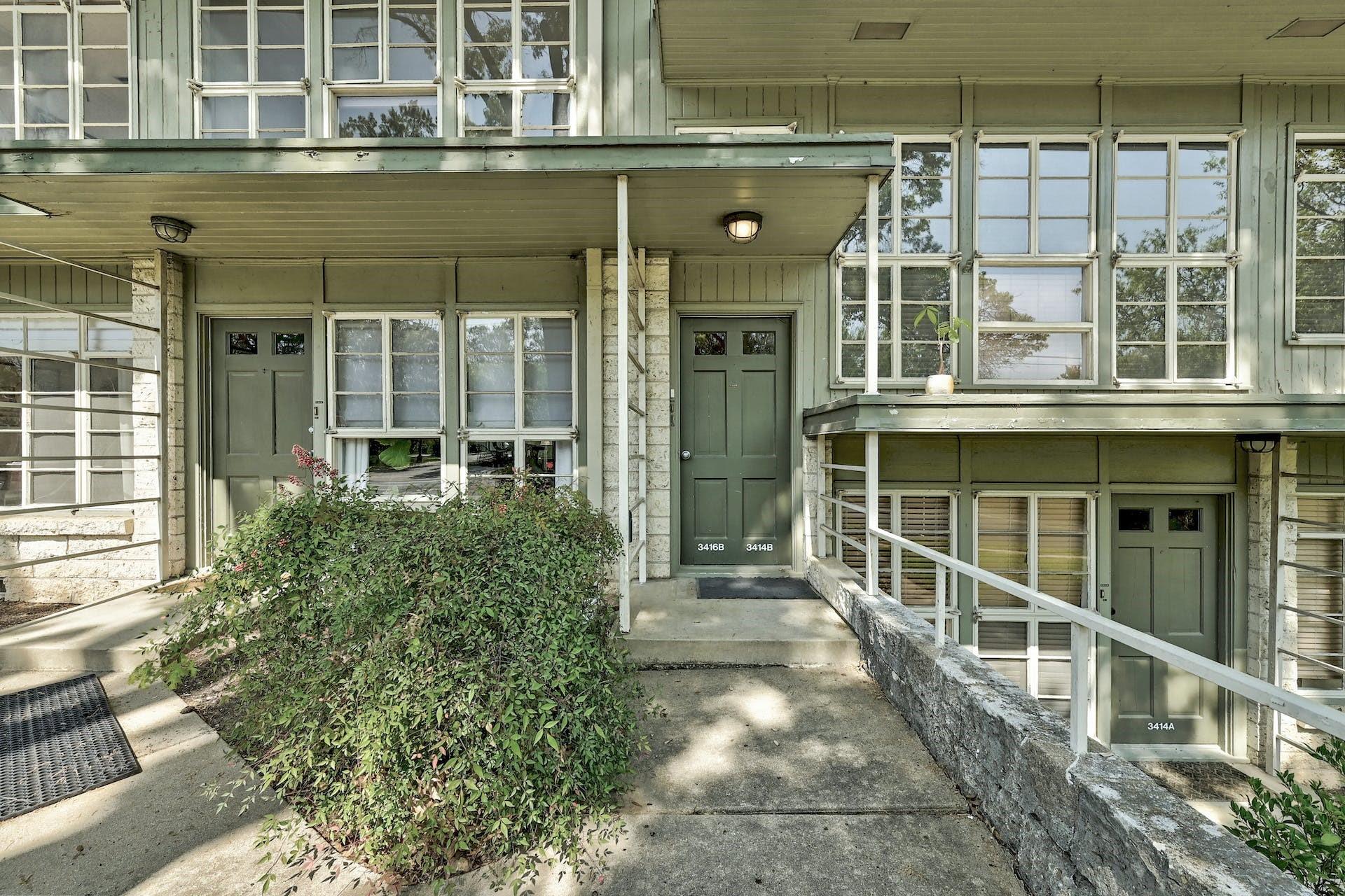 3416 Enfield Rd #b Property Photo 3