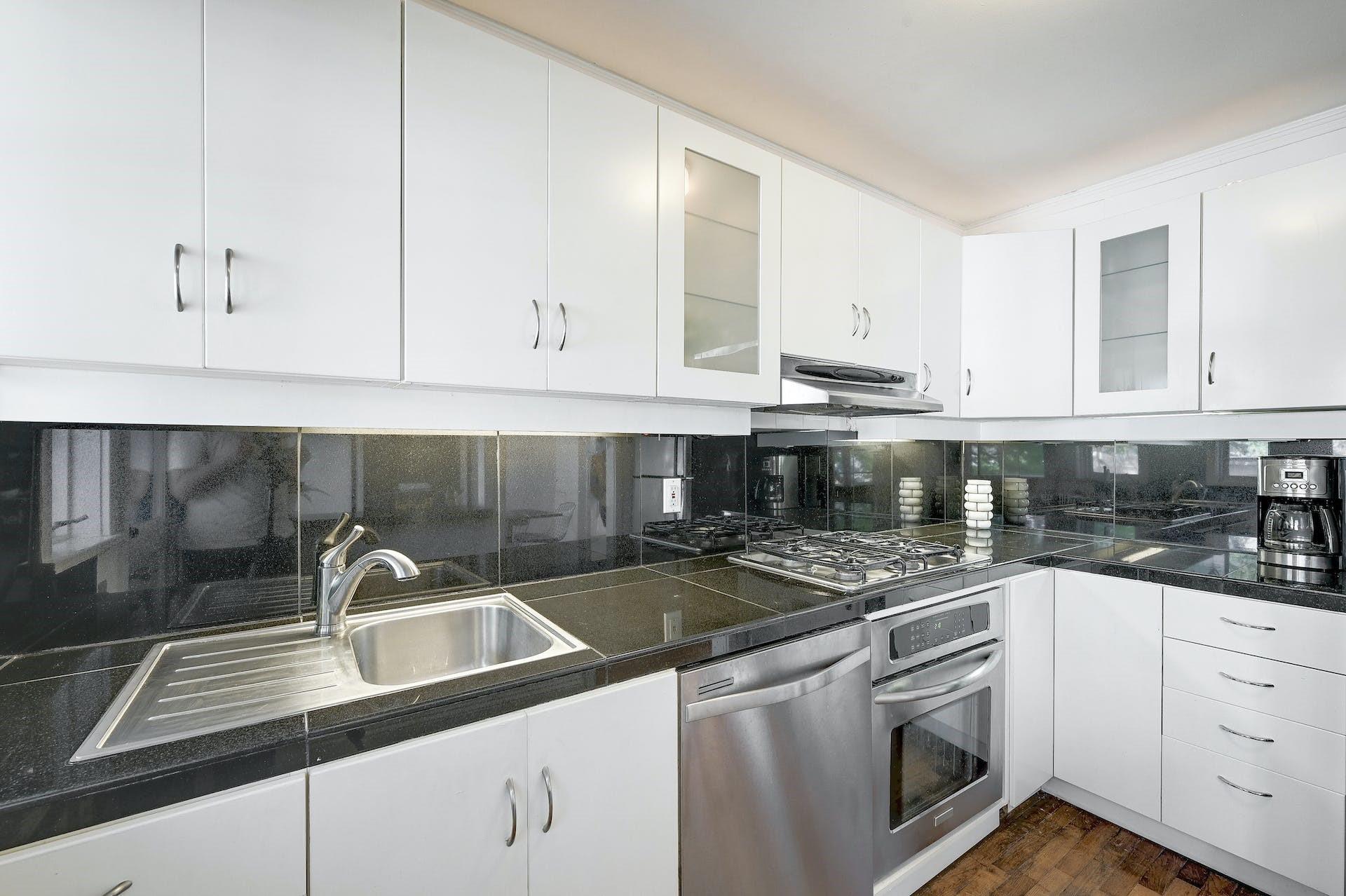 3416 Enfield Rd #b Property Photo 10