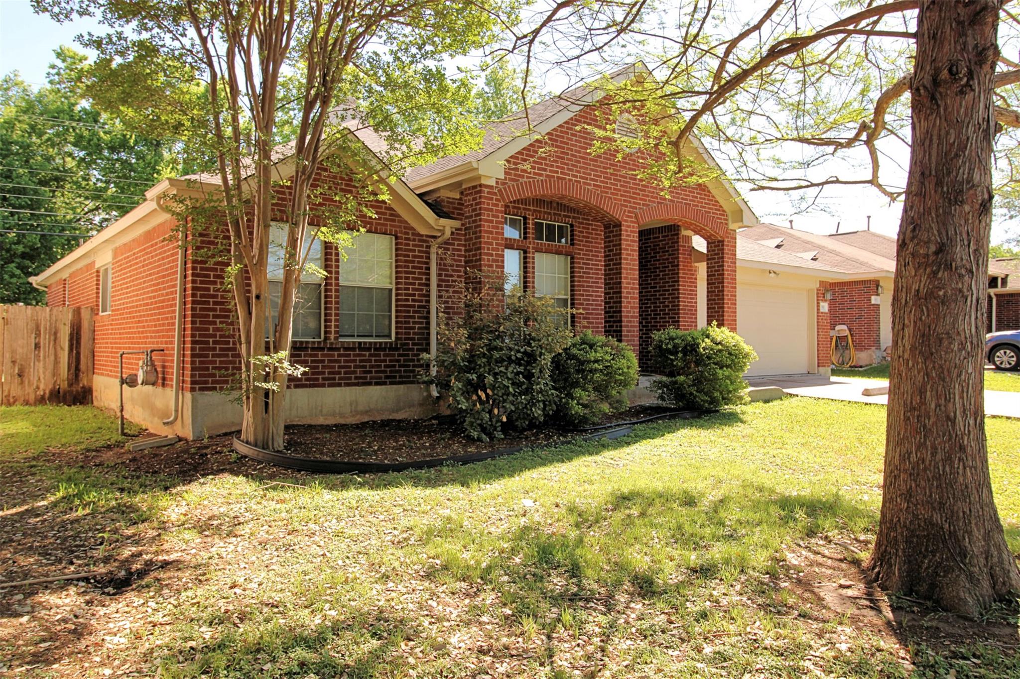 1910 Balsam Way Property Photo 1