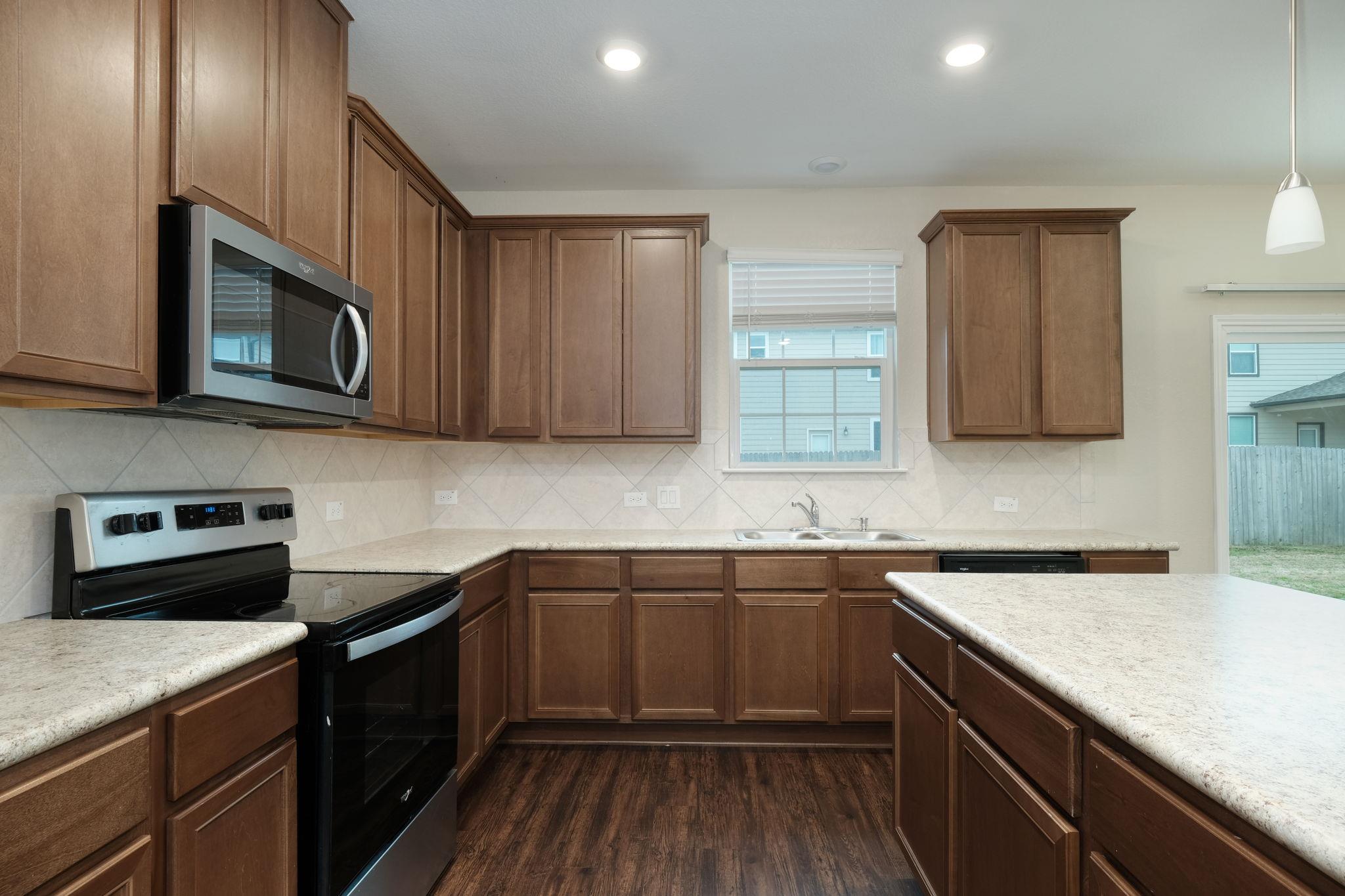 2017 Rhetts Pl Property Photo 4