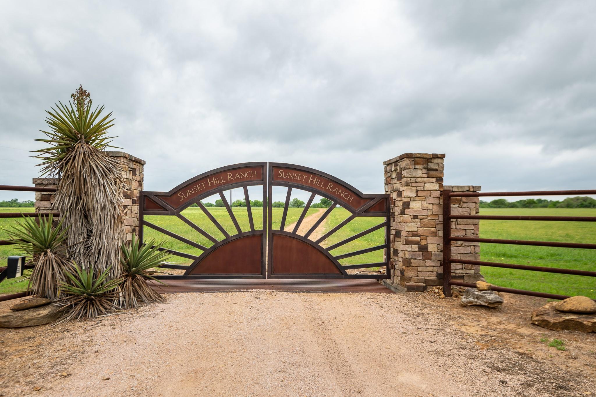 10867 Fm 466 Property Photo 5
