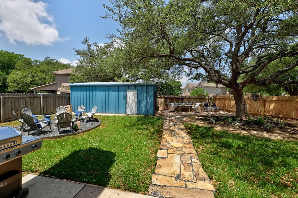901 Oakcrest Cir Property Photo 27