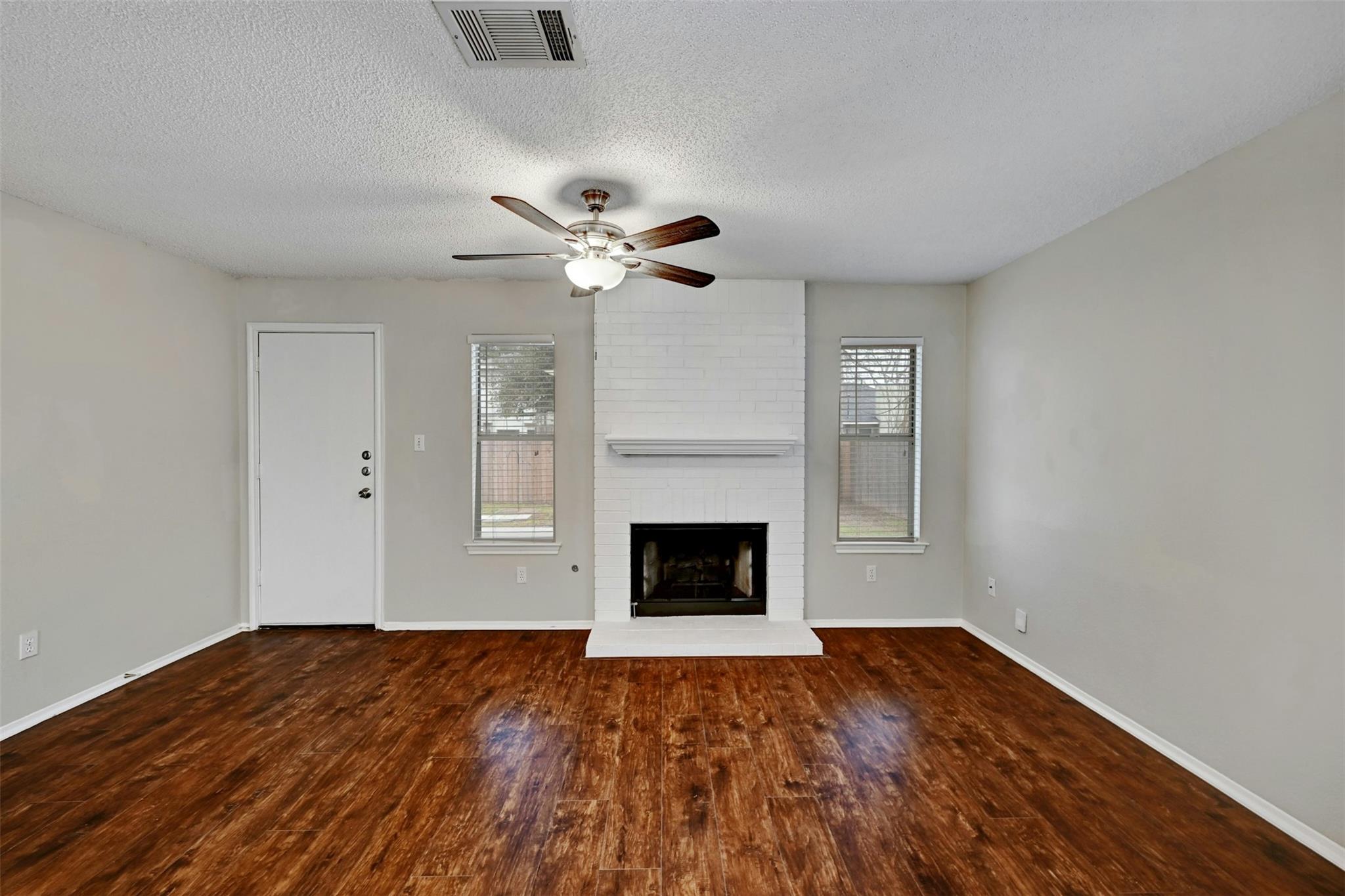 1807 Hollow Tree Blvd Property Photo 6