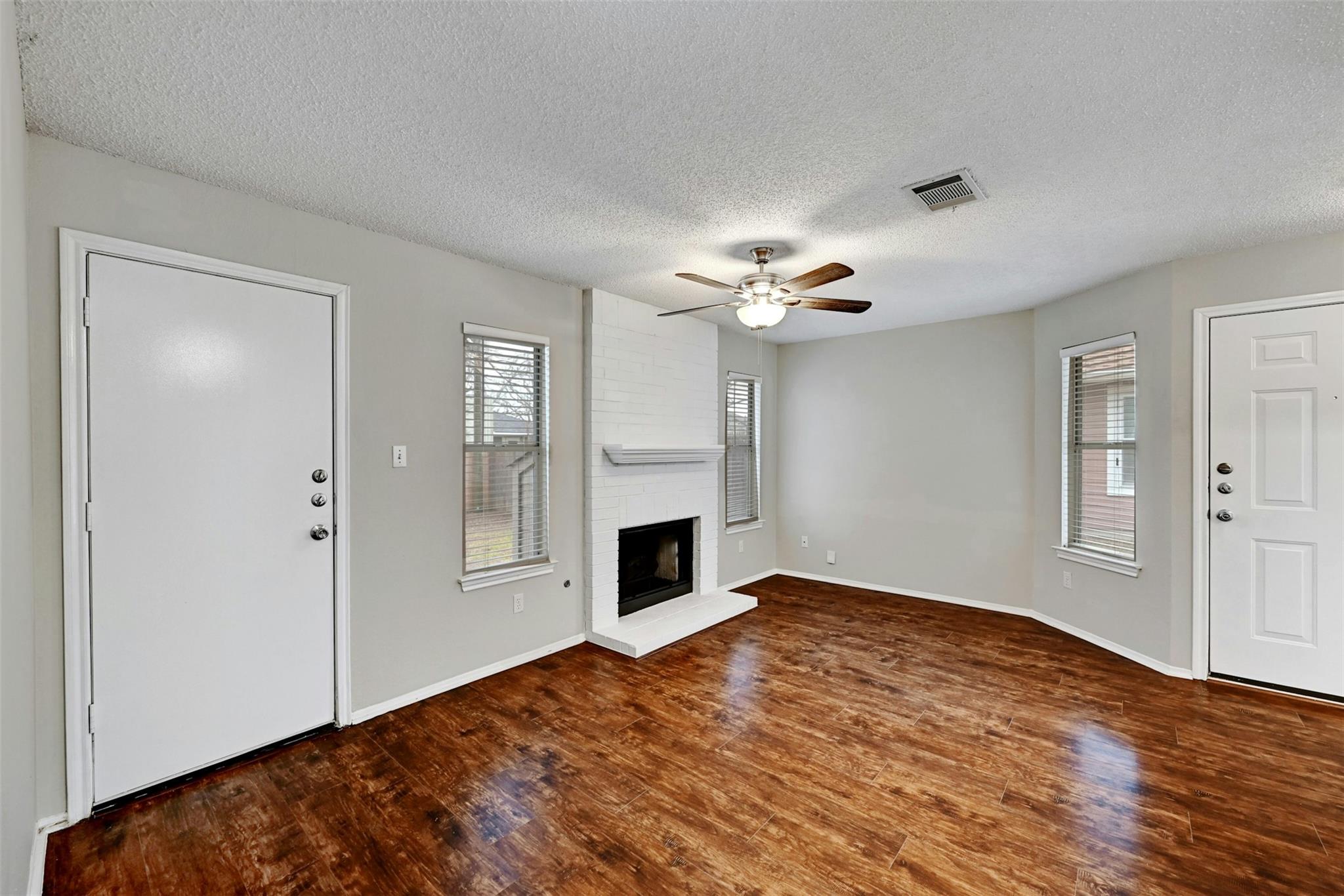 1807 Hollow Tree Blvd Property Photo 7