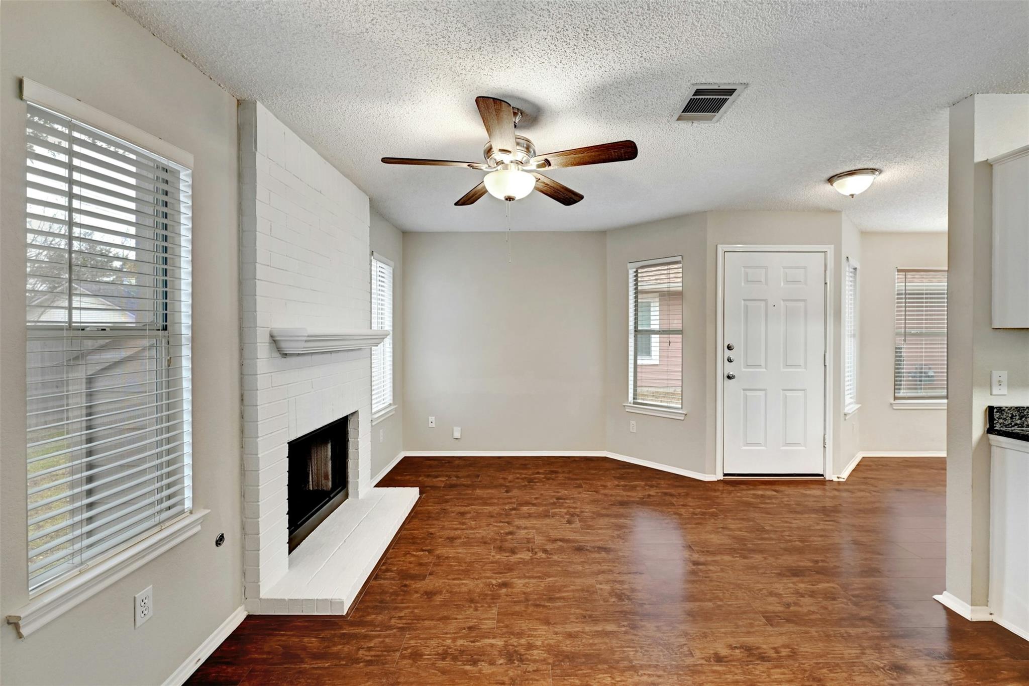 1807 Hollow Tree Blvd Property Photo 8