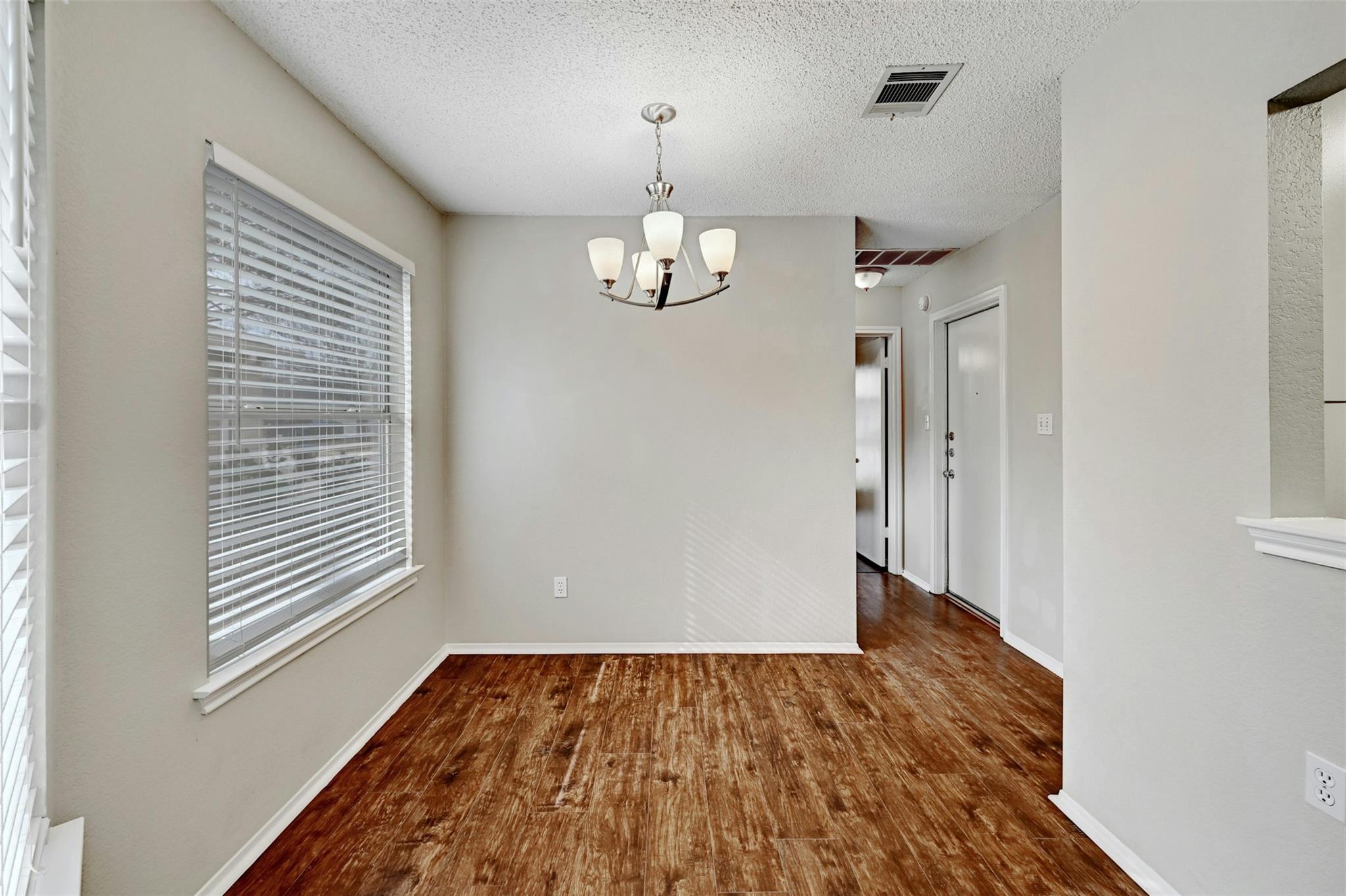 1807 Hollow Tree Blvd Property Photo 11
