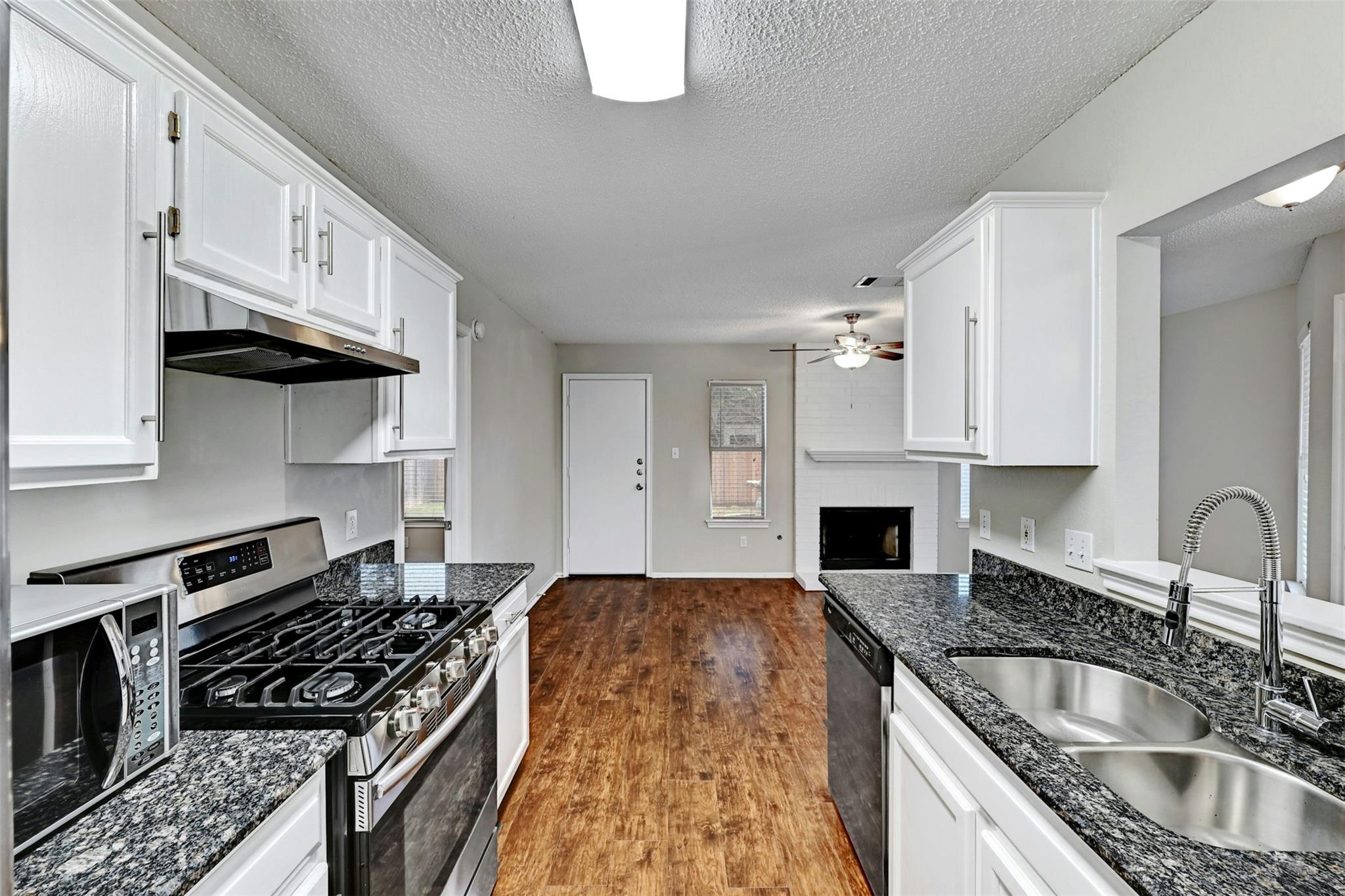 1807 Hollow Tree Blvd Property Photo 15