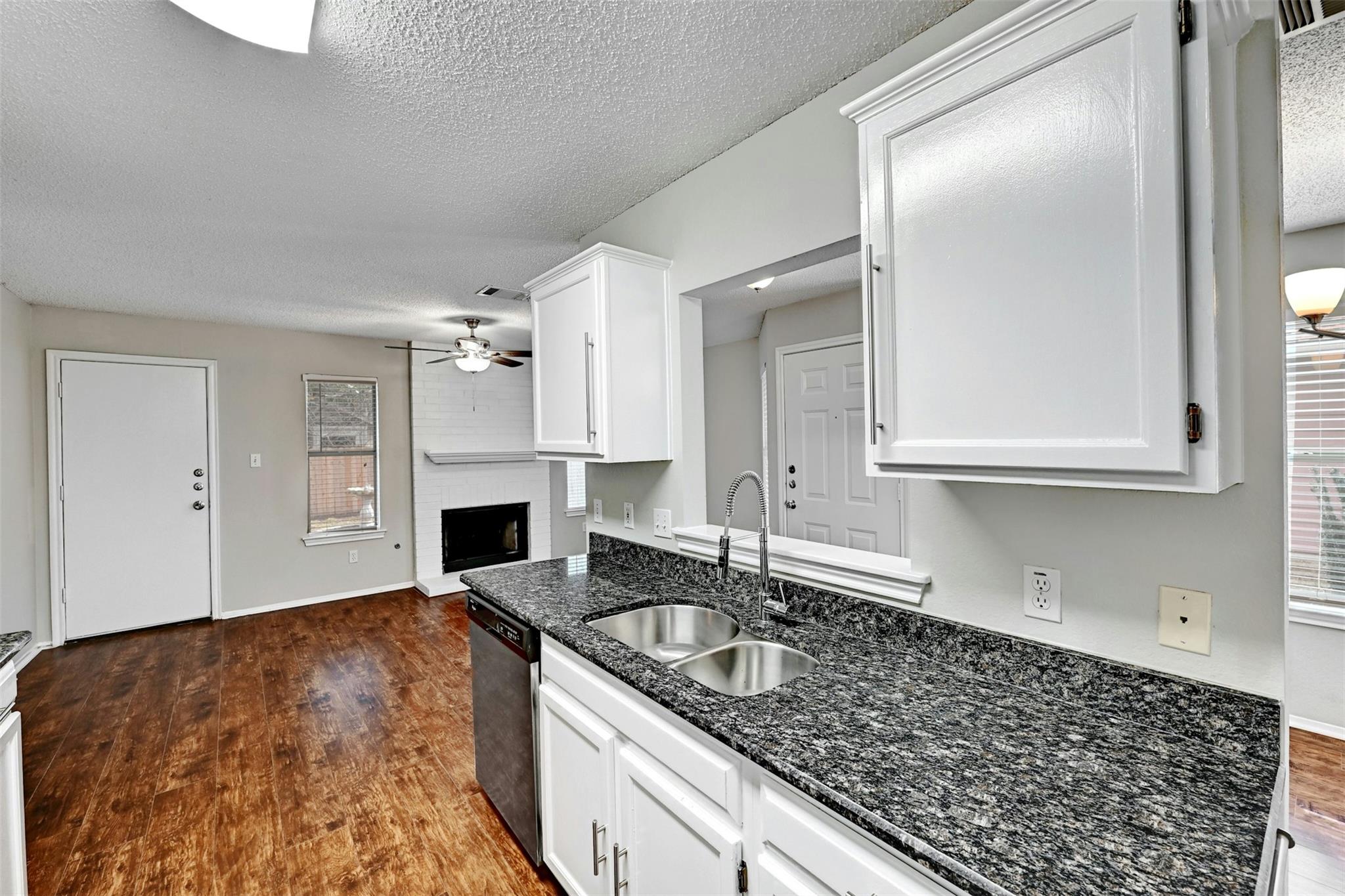 1807 Hollow Tree Blvd Property Photo 16