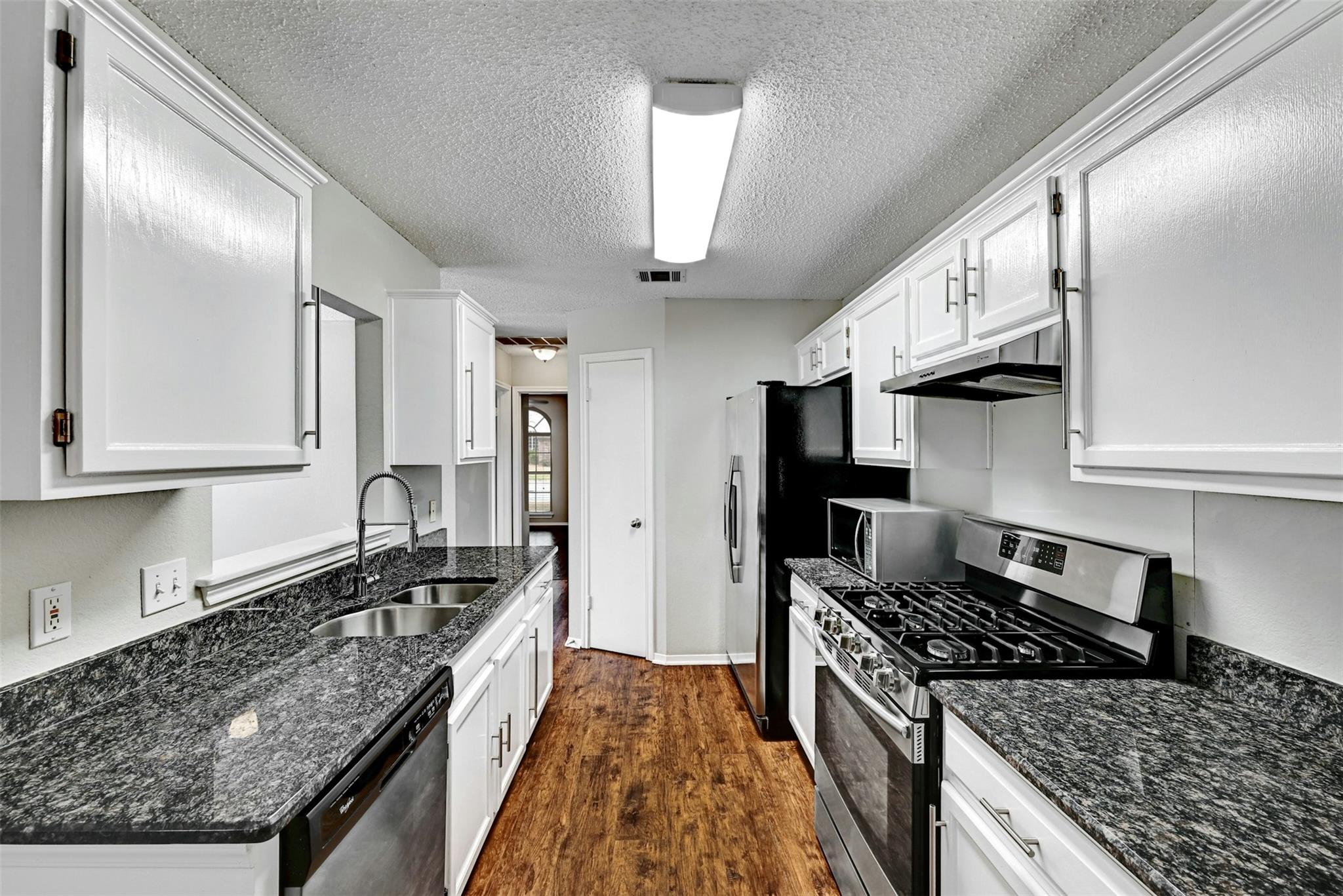 1807 Hollow Tree Blvd Property Photo 17