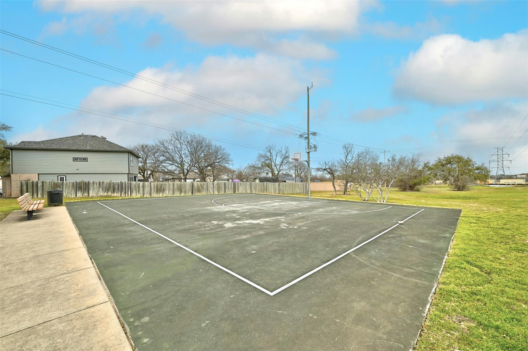 1807 Hollow Tree Blvd Property Photo 36