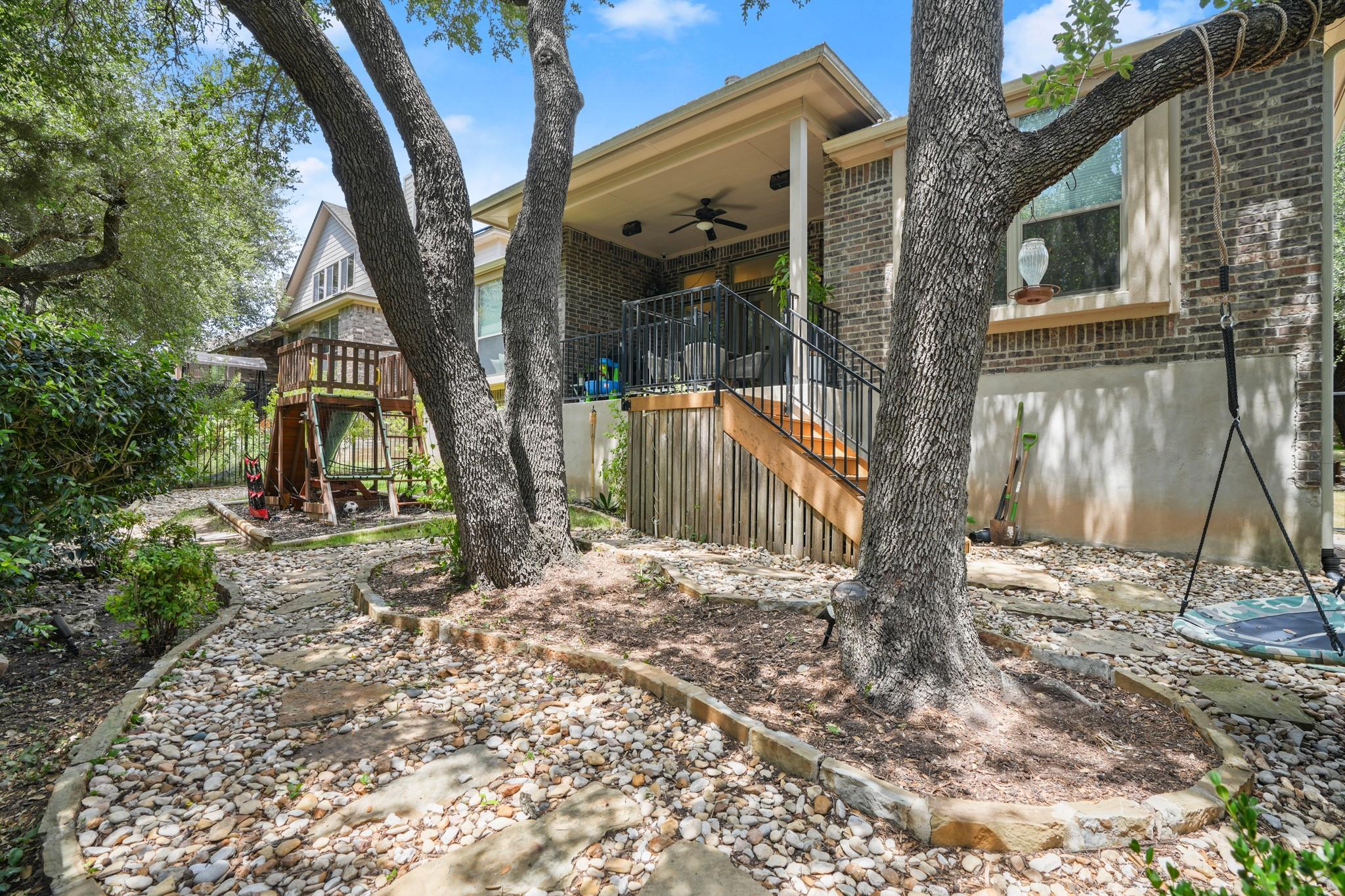 4613 Pyrenees Pass Property Photo 25