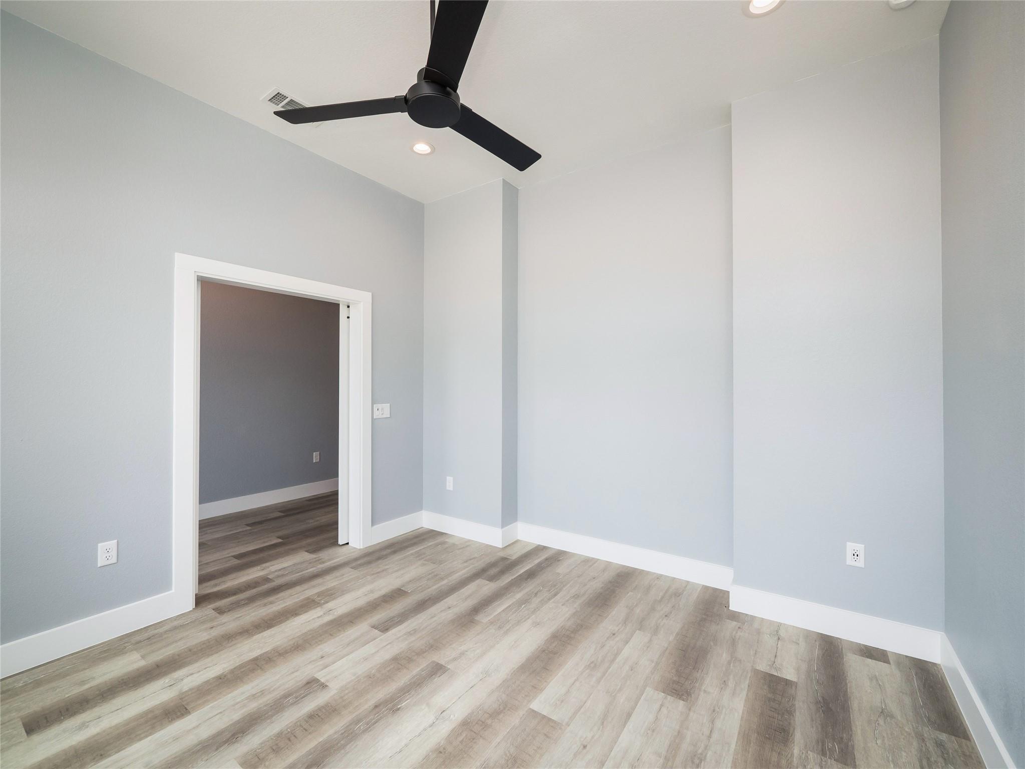 3013 Clark Ave Property Photo 7