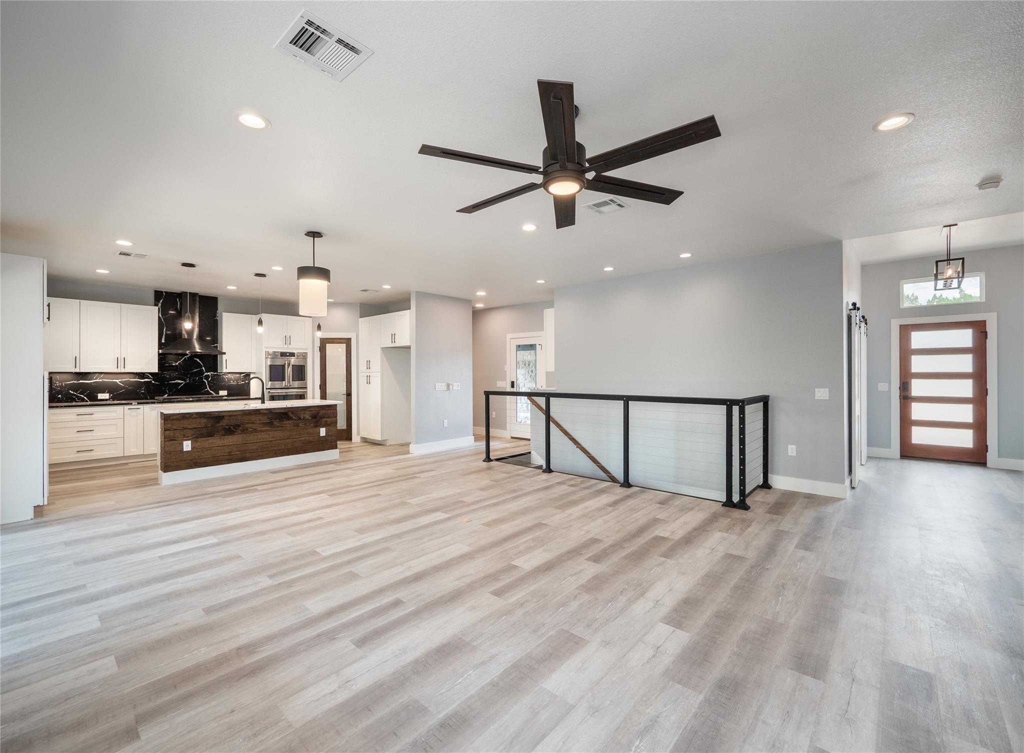 3013 Clark Ave Property Photo 9