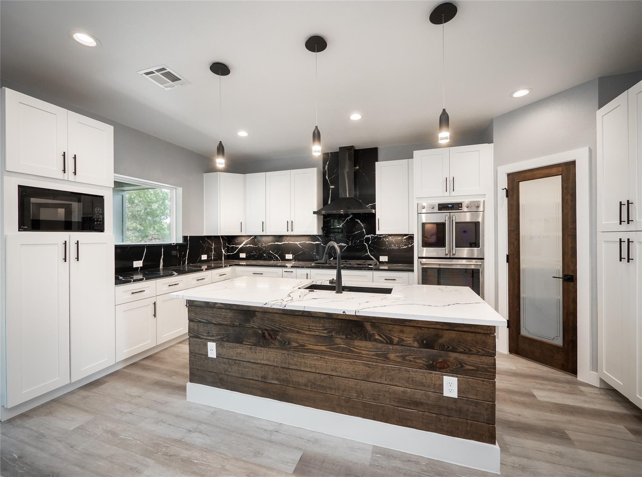 3013 Clark Ave Property Photo 11