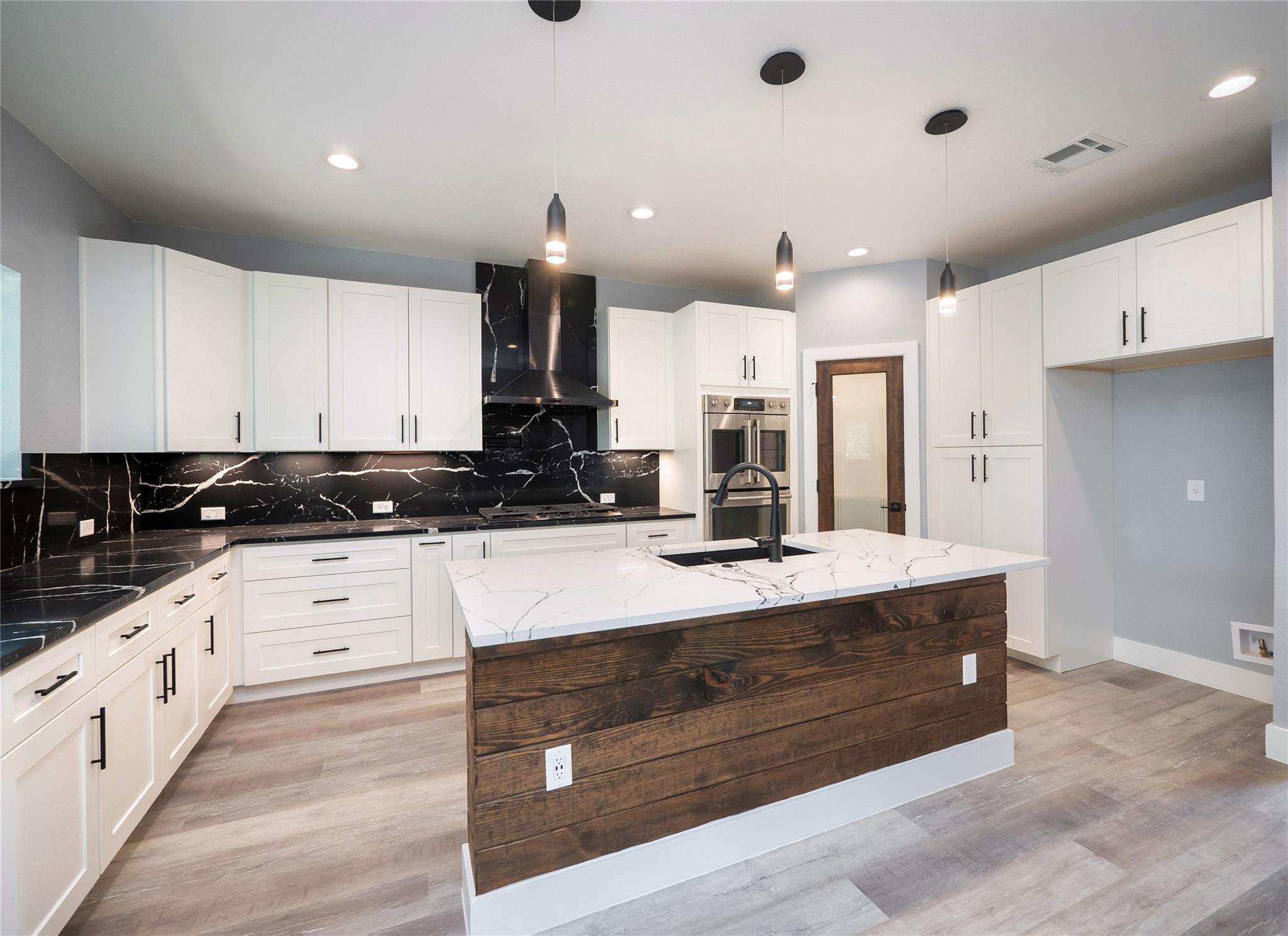 3013 Clark Ave Property Photo 12