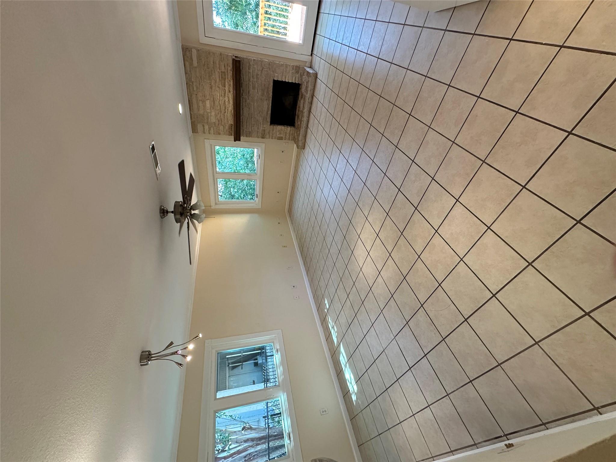 3529 North Hills Dr #a Property Photo 3