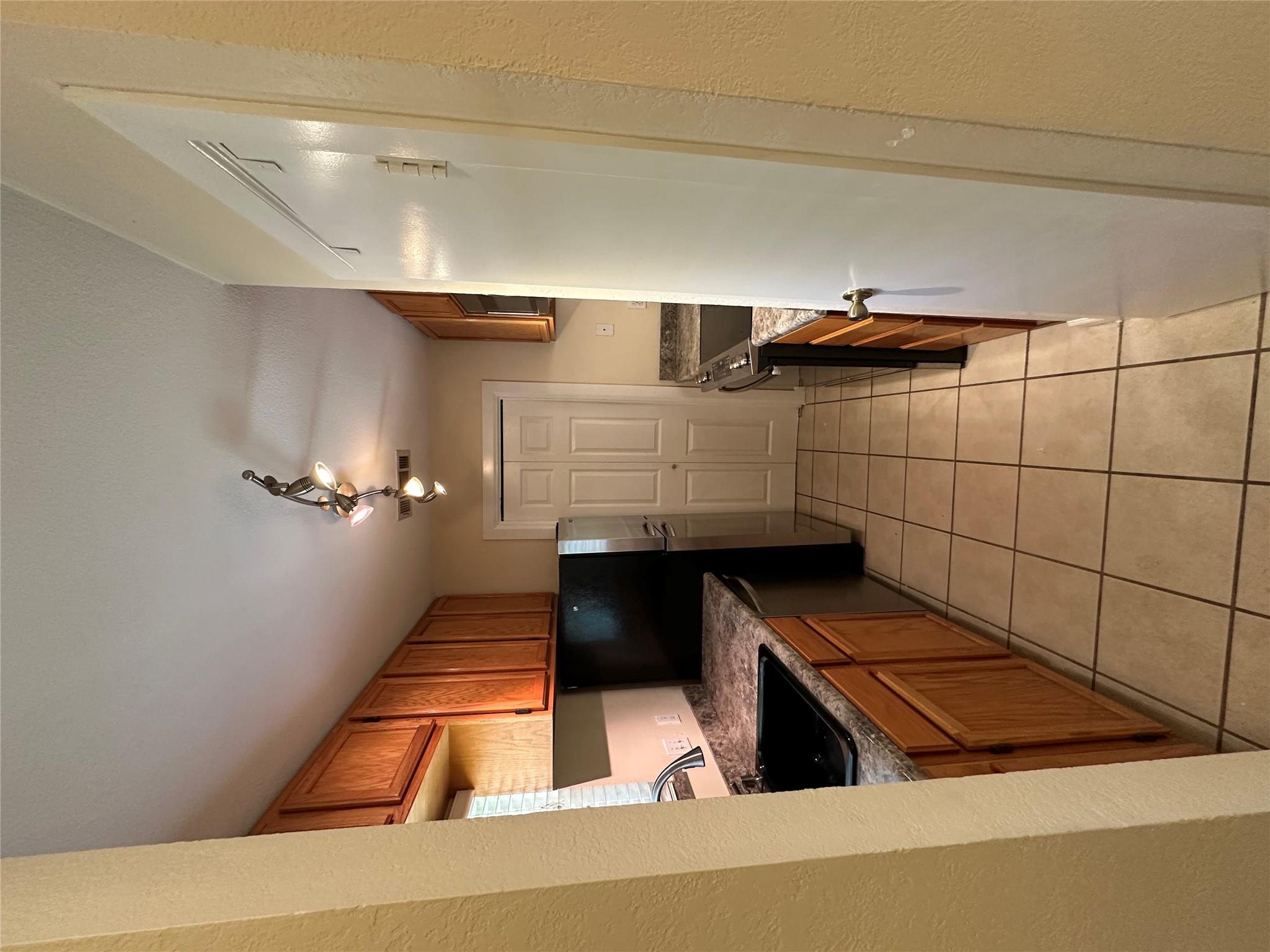 3529 North Hills Dr #a Property Photo 4