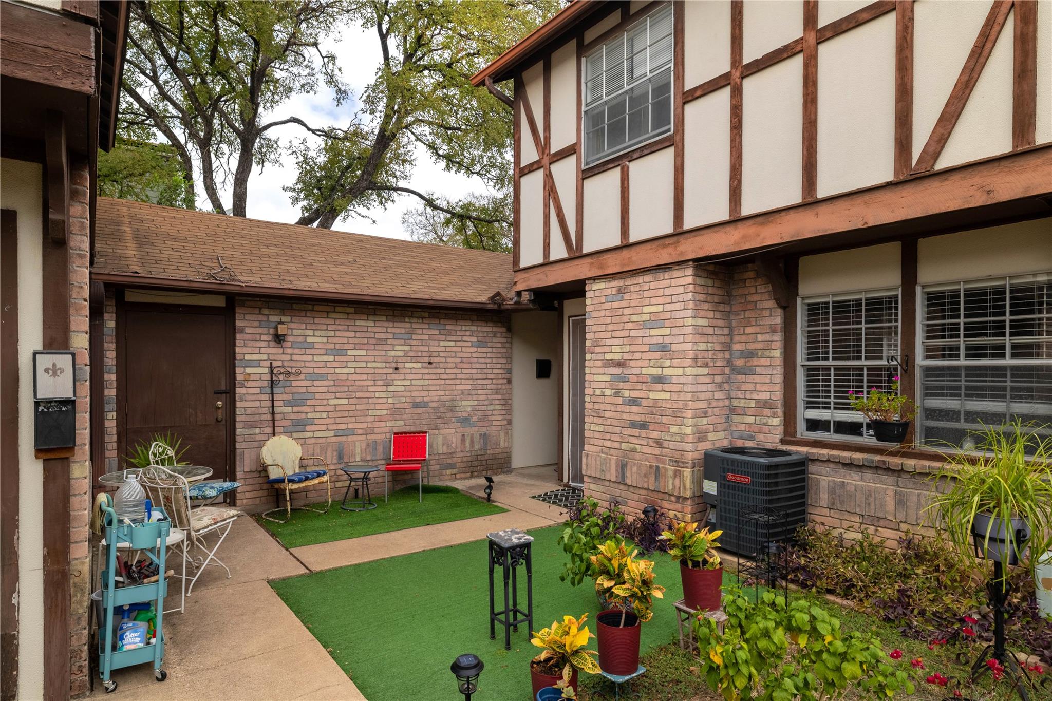 7406 Shadow Hill Dr #108 Property Photo 2