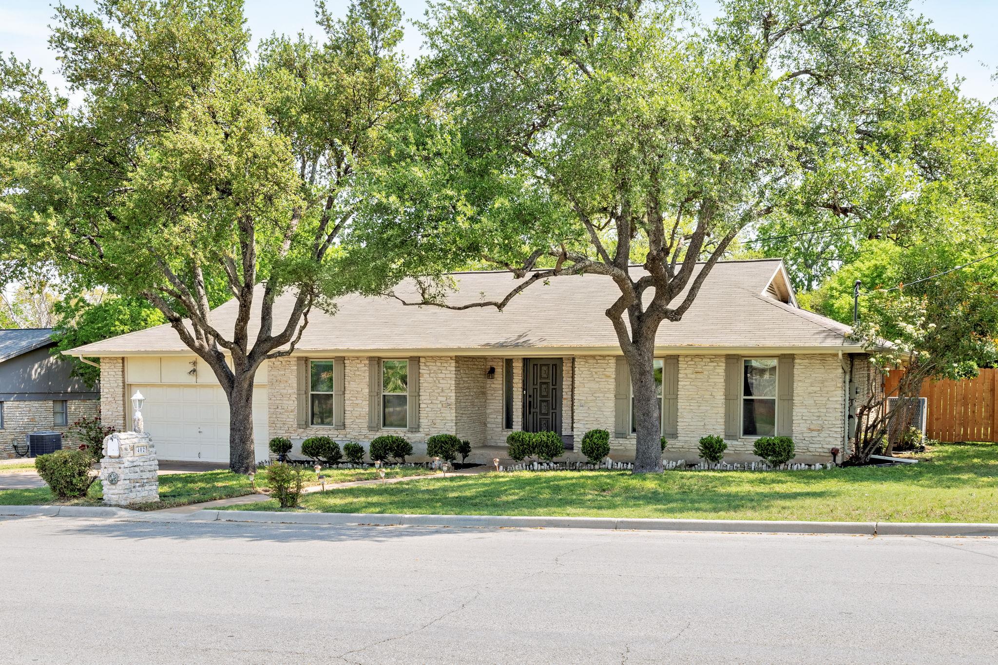 402 San Gabriel Blvd Property Photo