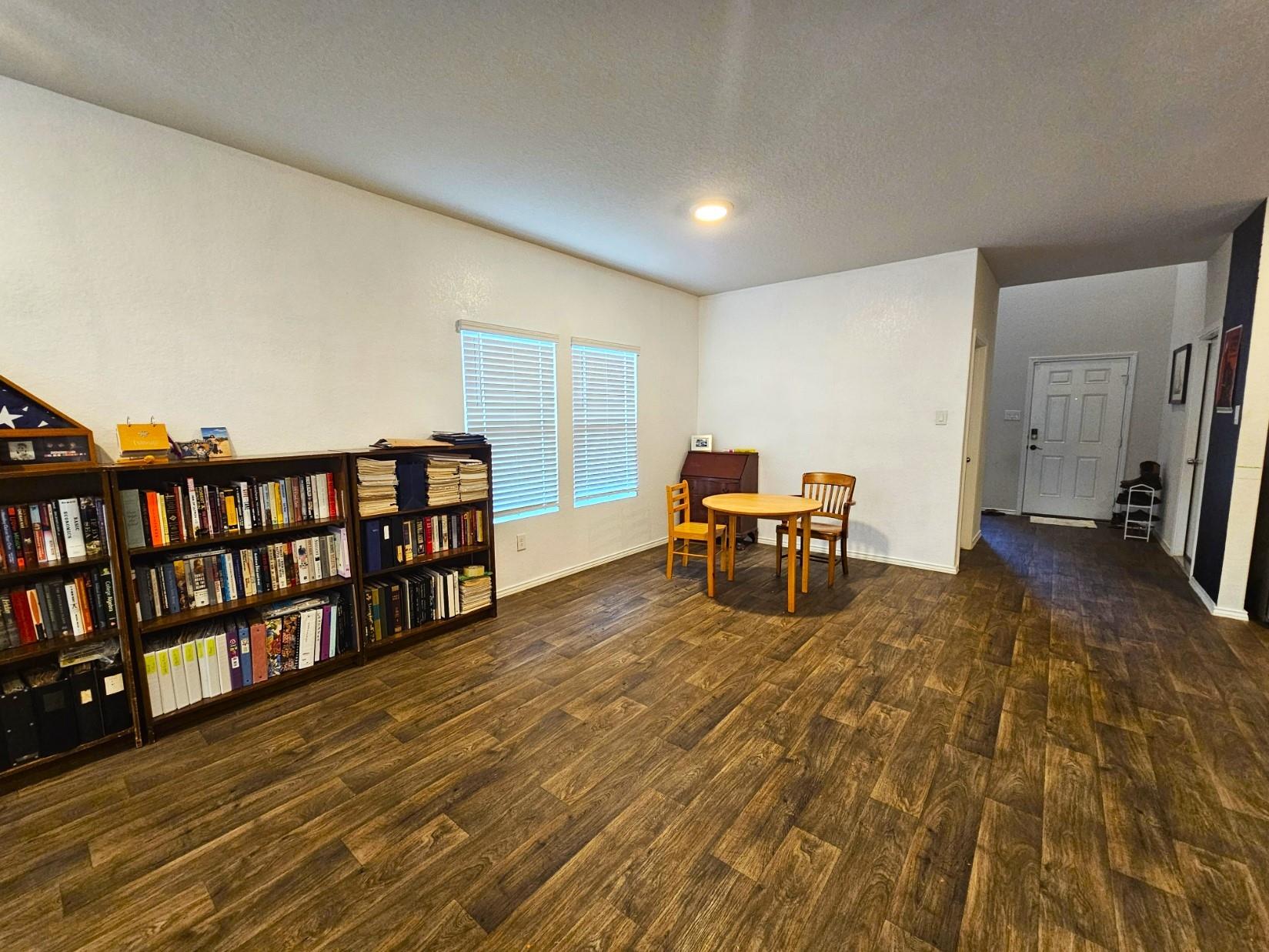 916 Armadillo Dr Property Photo 34