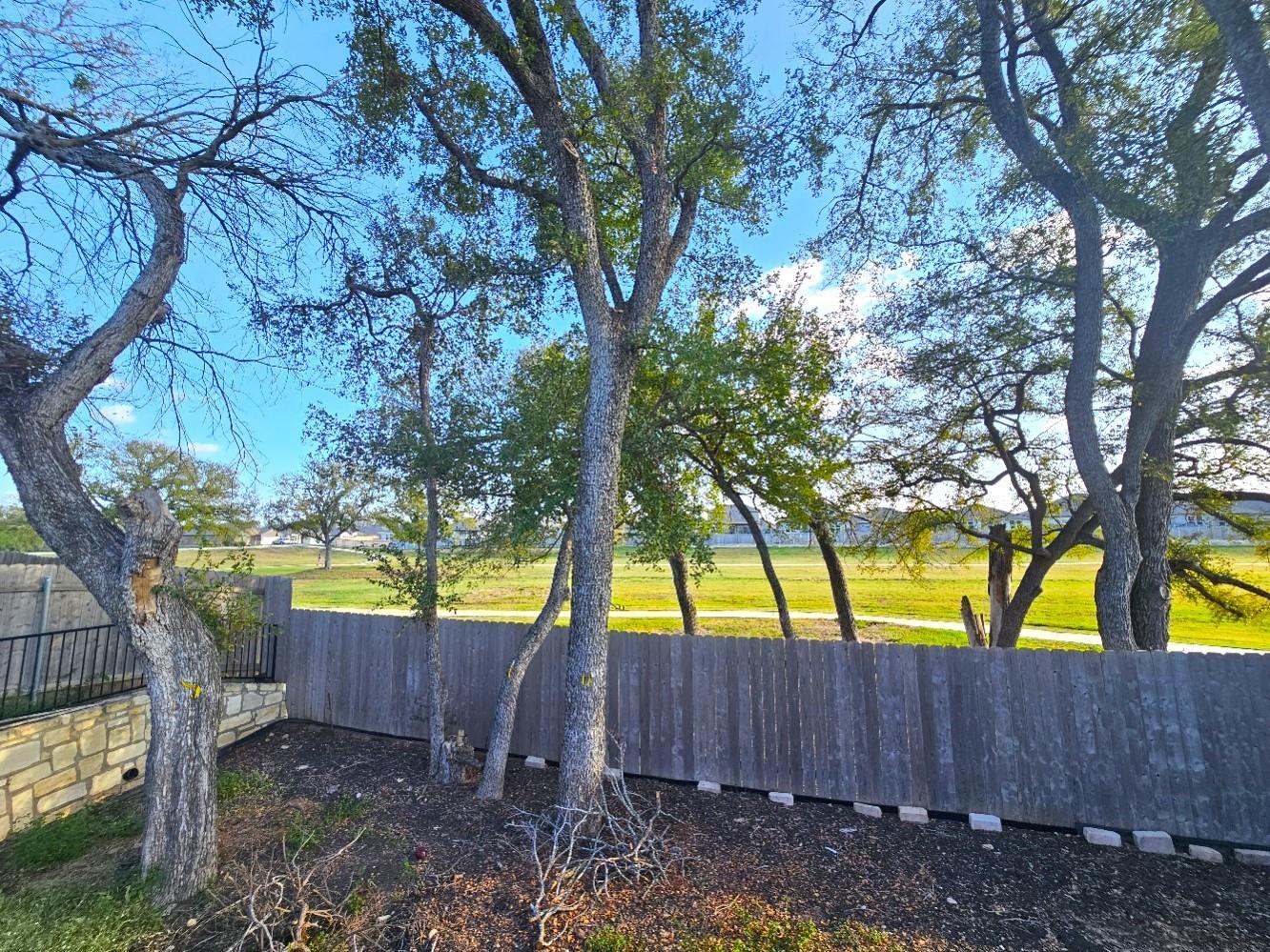 916 Armadillo Dr Property Photo 40