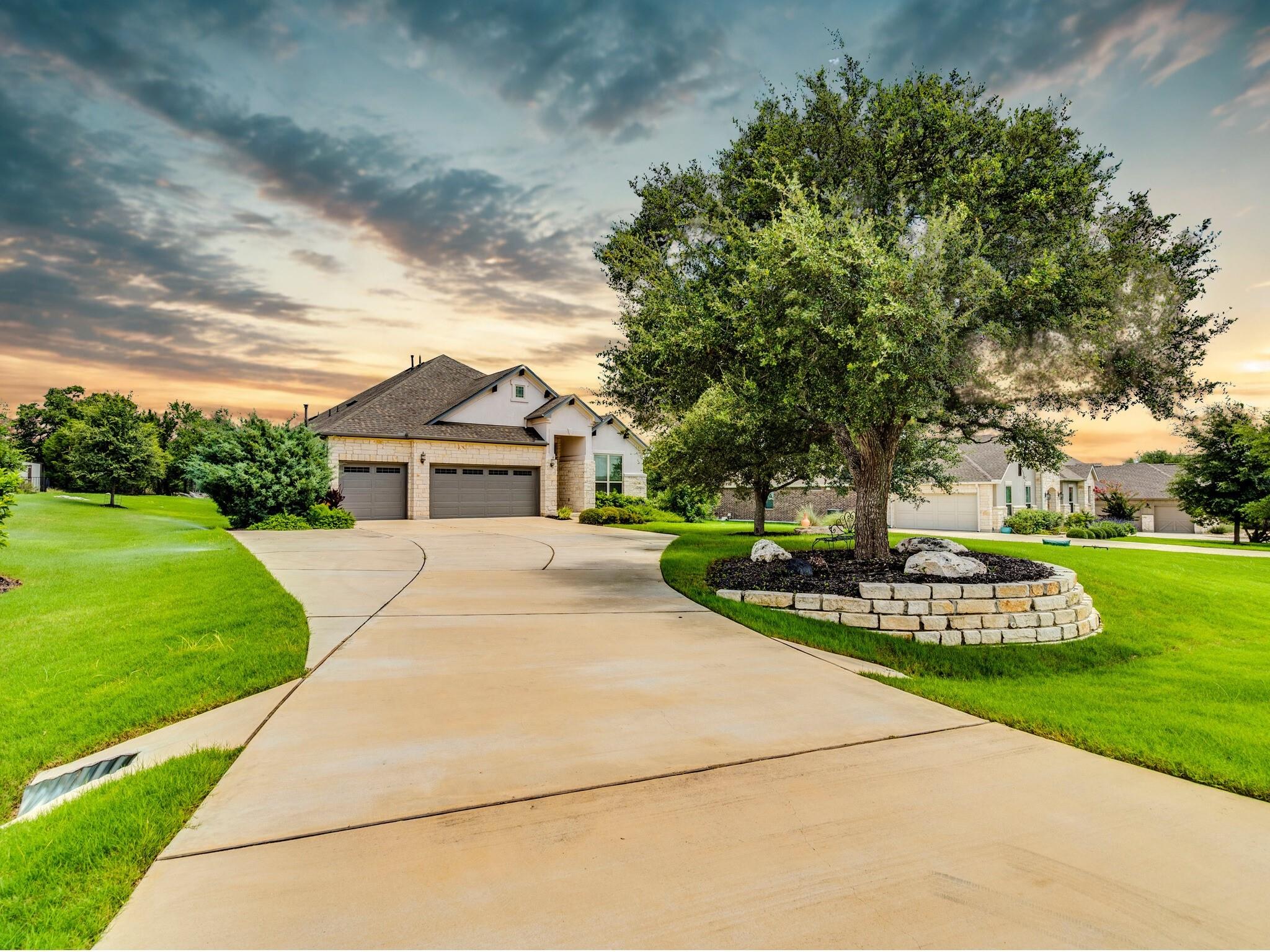 1421 Nature View Loop Property Photo 1