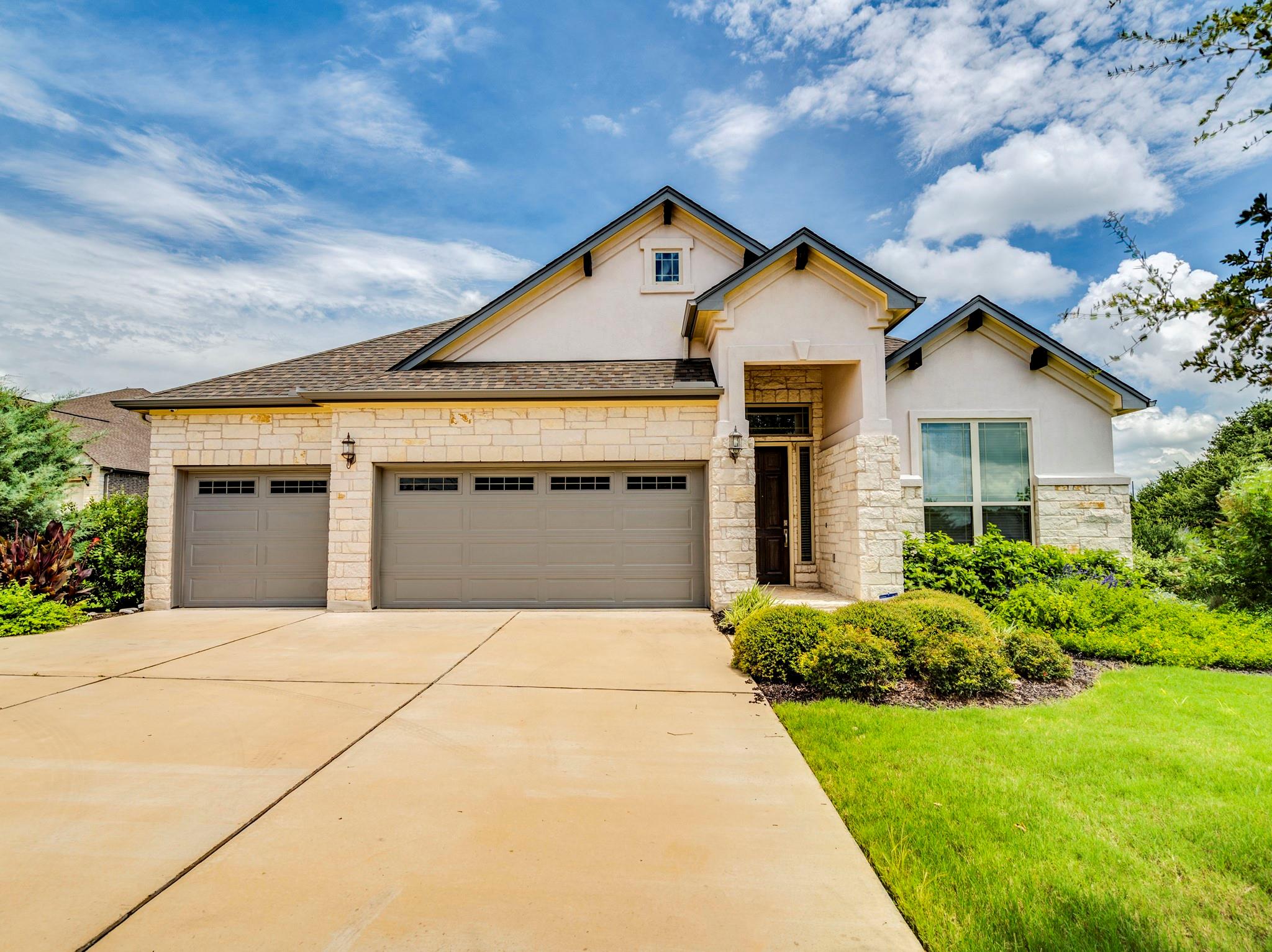 1421 Nature View Loop Property Photo 2