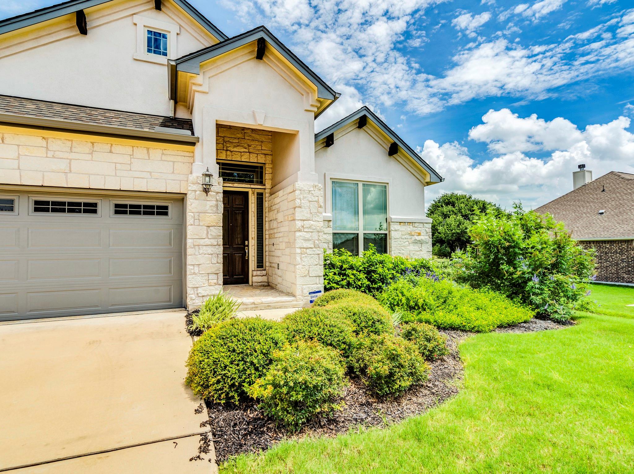 1421 Nature View Loop Property Photo 3