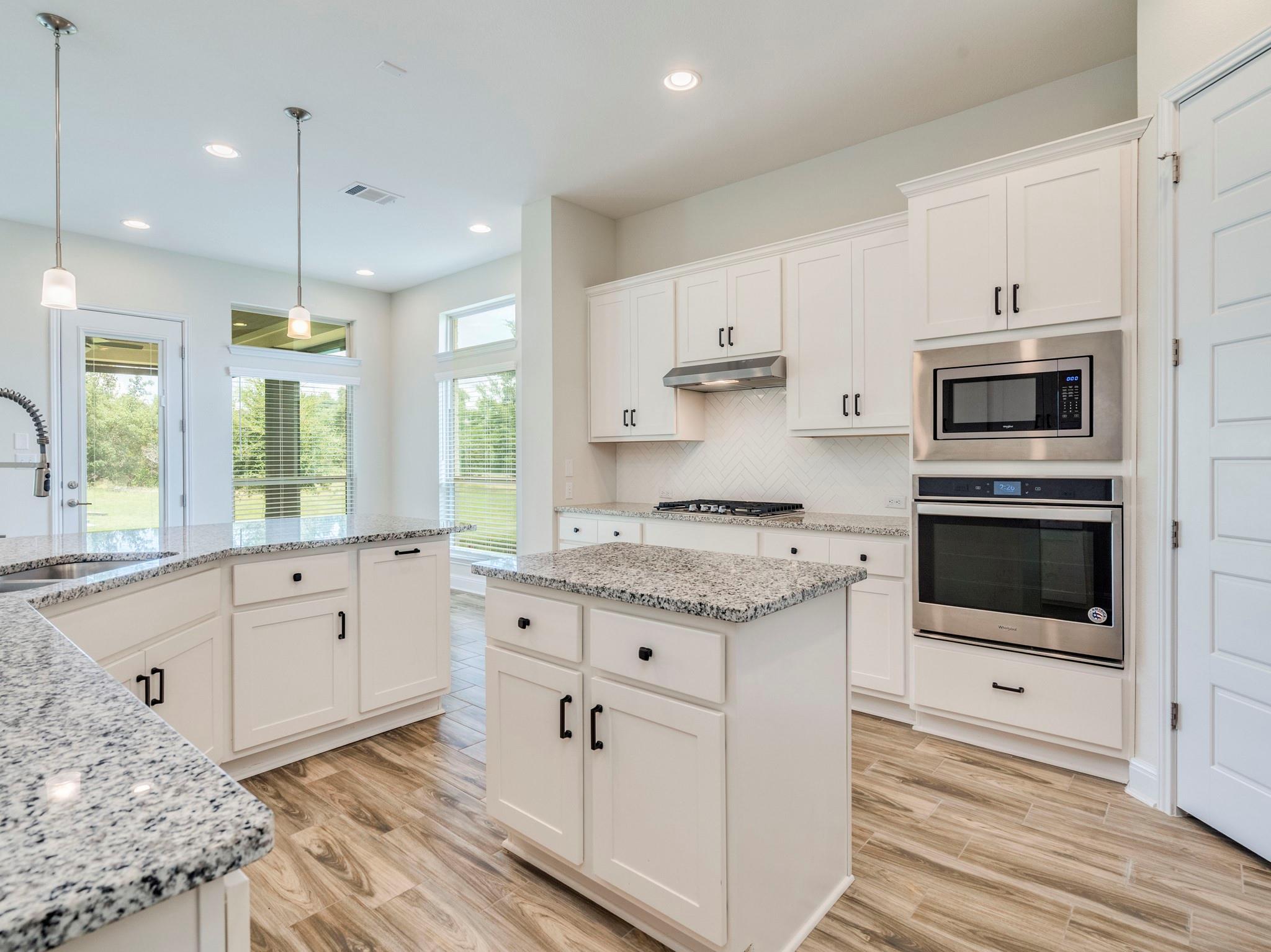 1421 Nature View Loop Property Photo 6