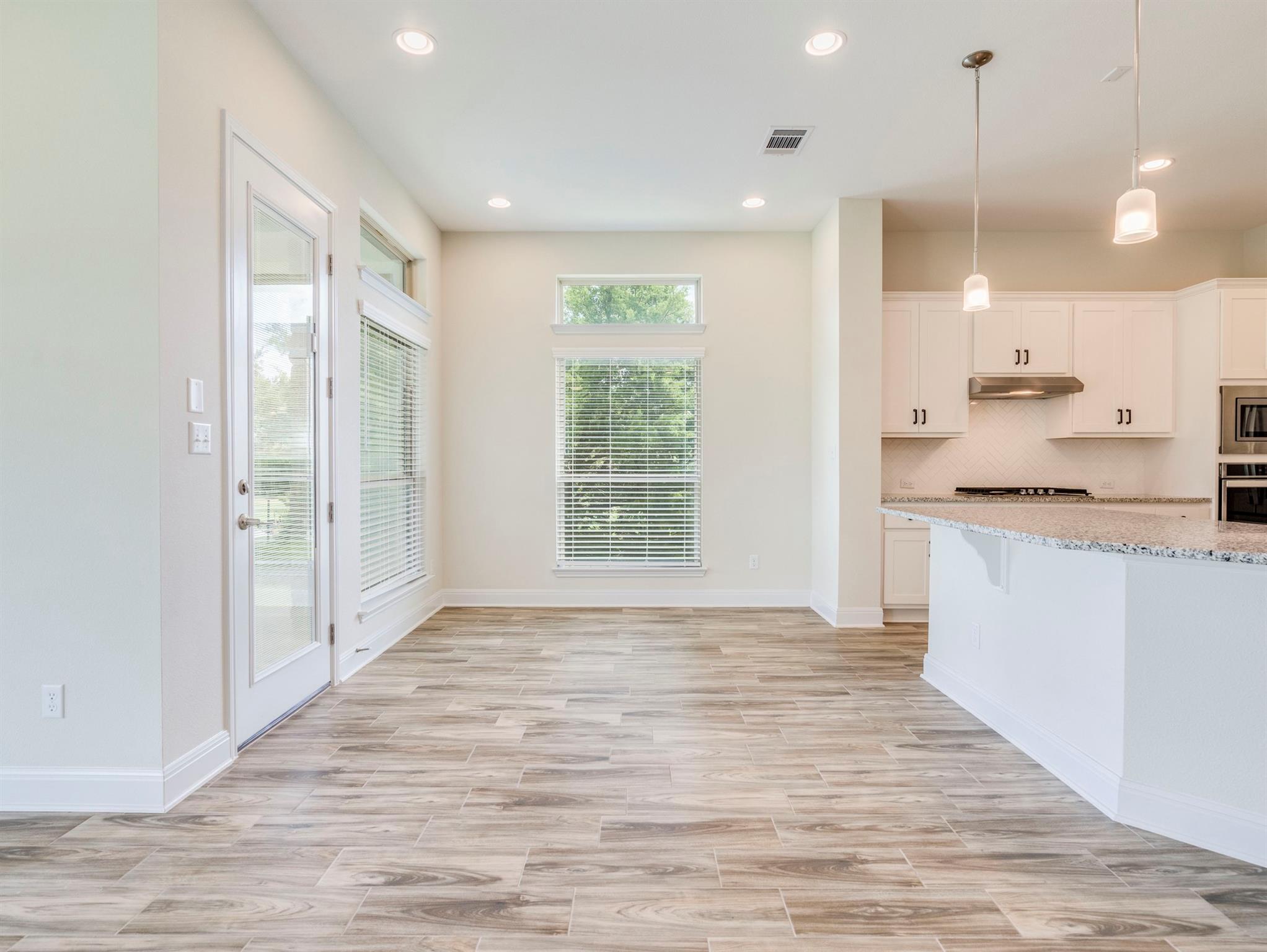 1421 Nature View Loop Property Photo 11