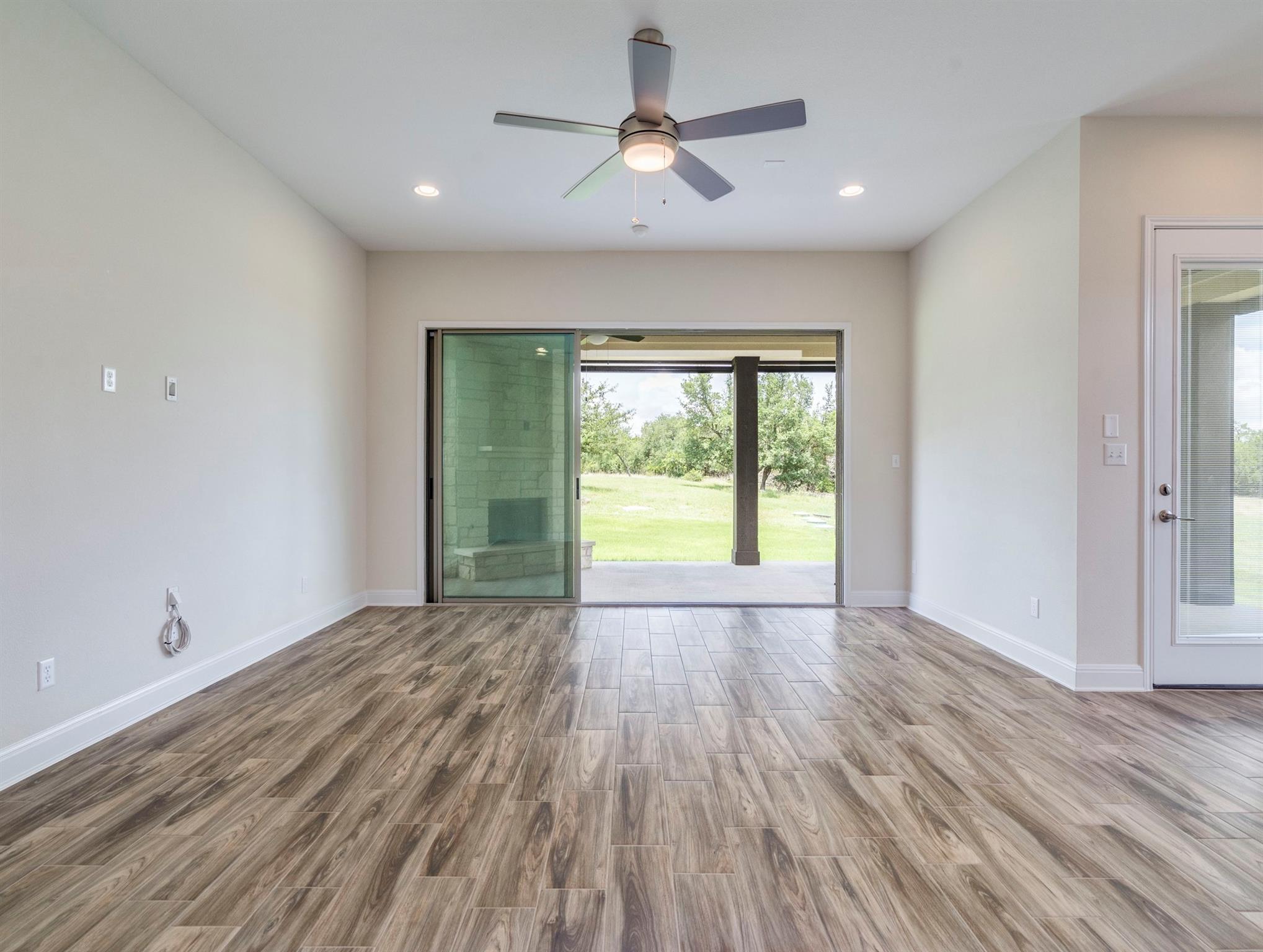 1421 Nature View Loop Property Photo 13