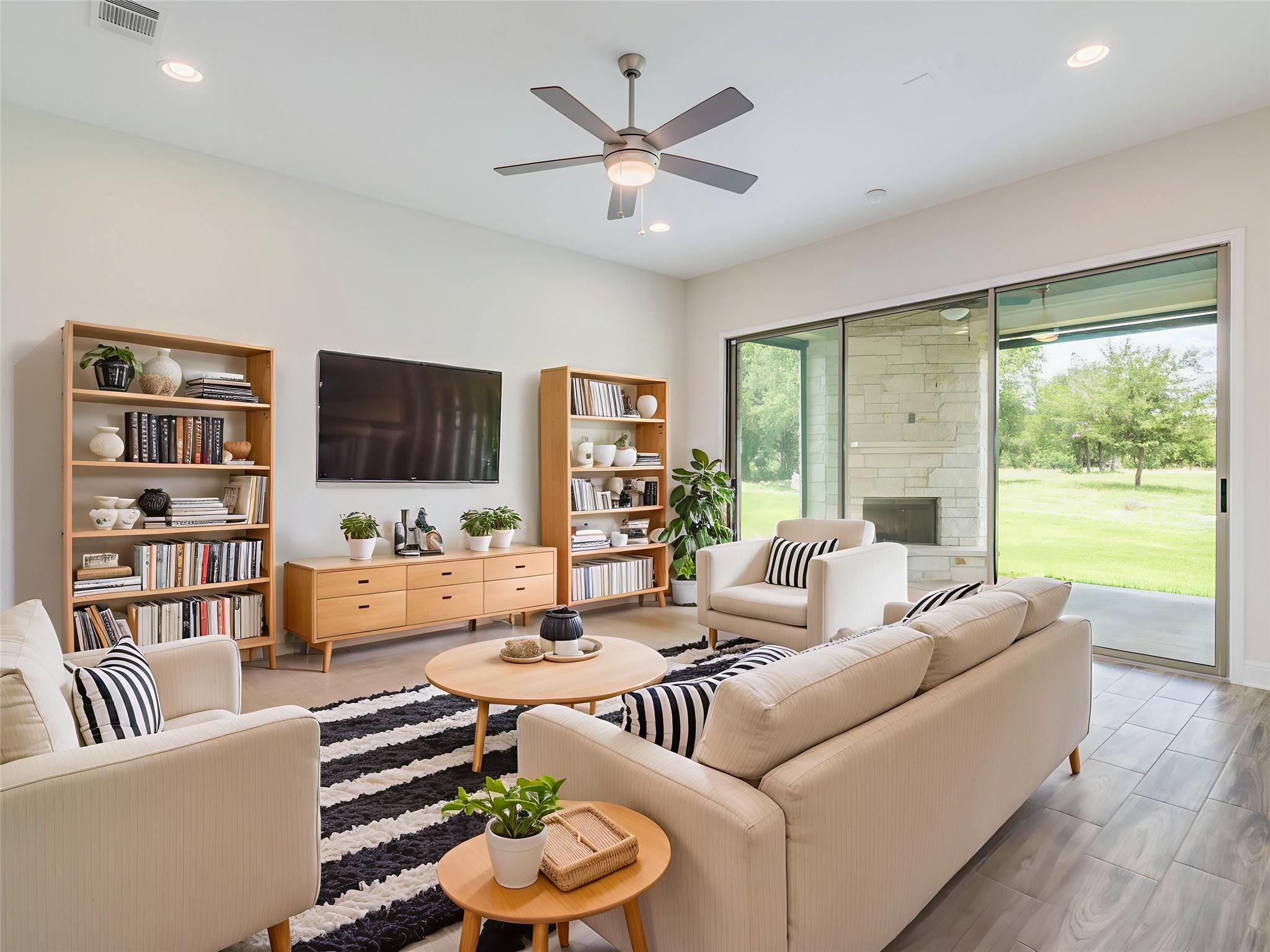 1421 Nature View Loop Property Photo 14