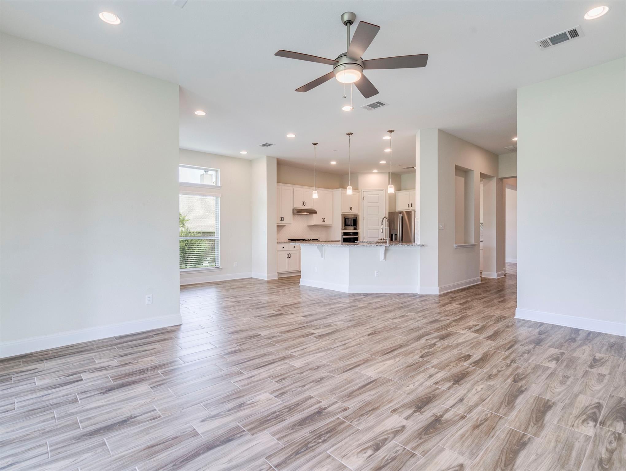 1421 Nature View Loop Property Photo 15