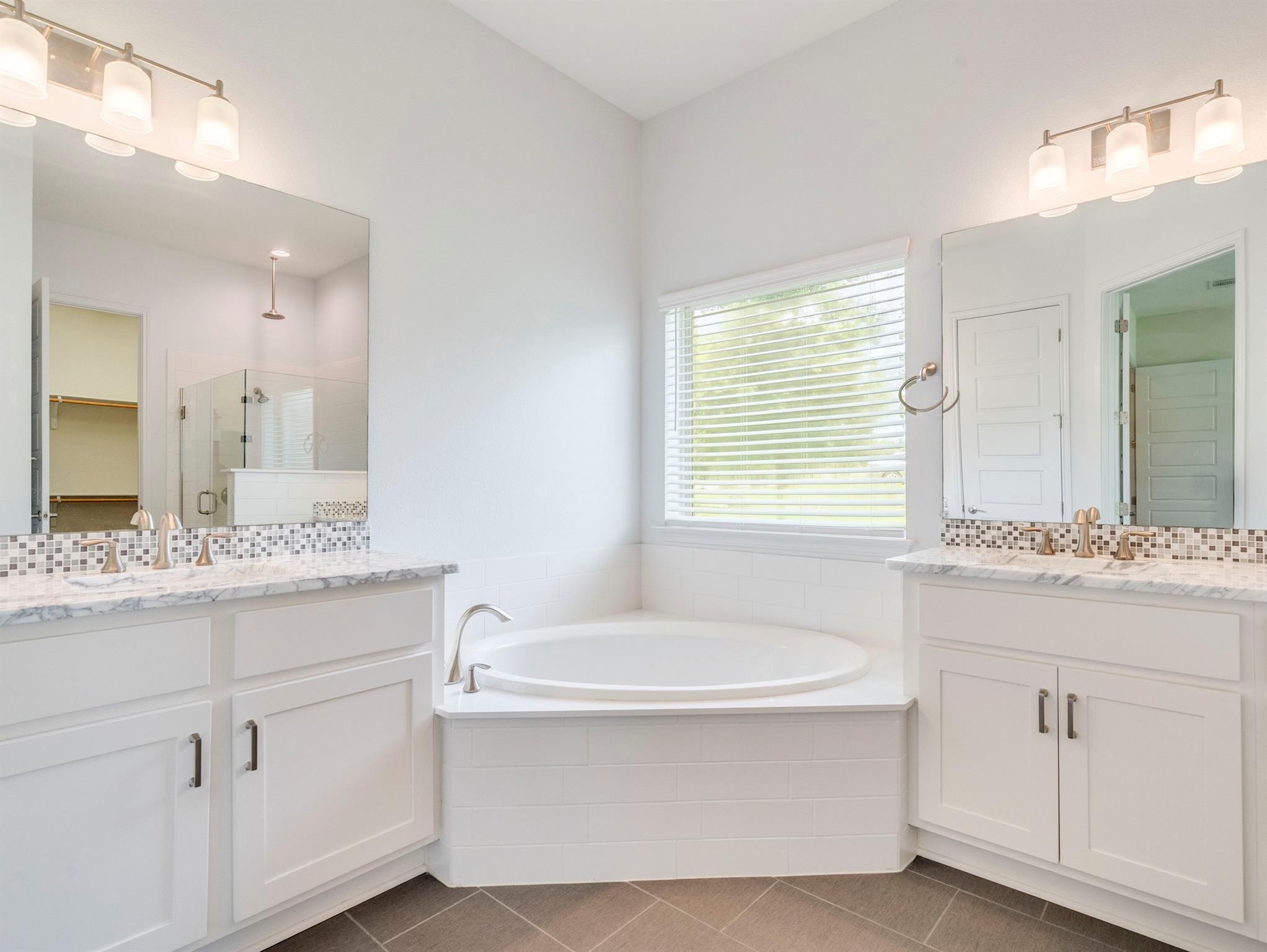 1421 Nature View Loop Property Photo 18