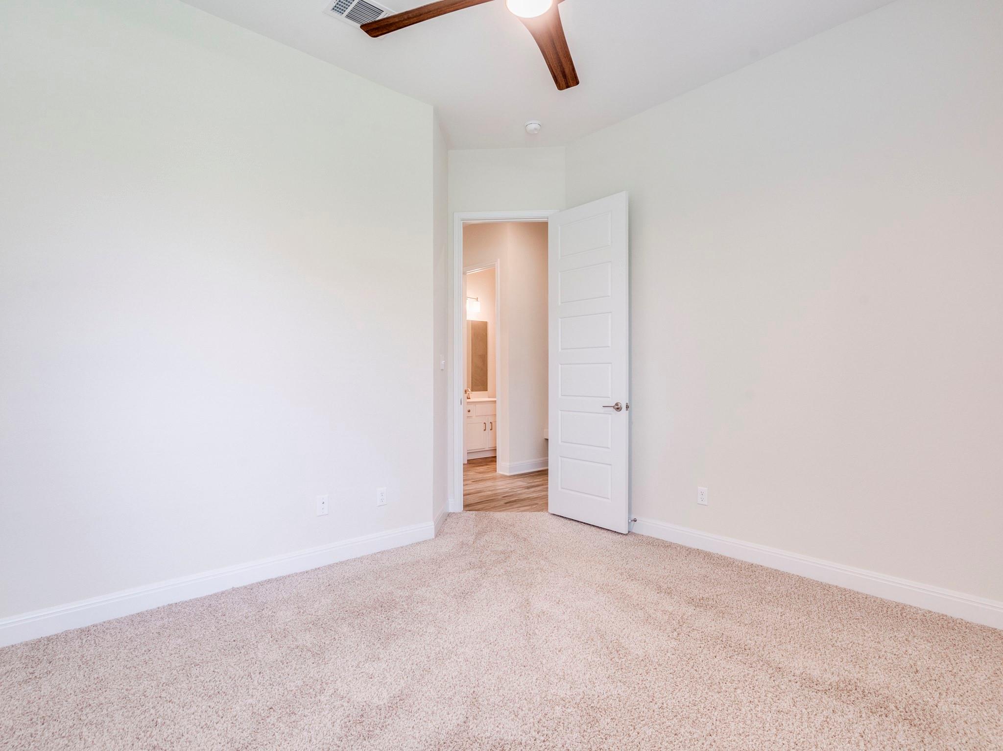 1421 Nature View Loop Property Photo 25