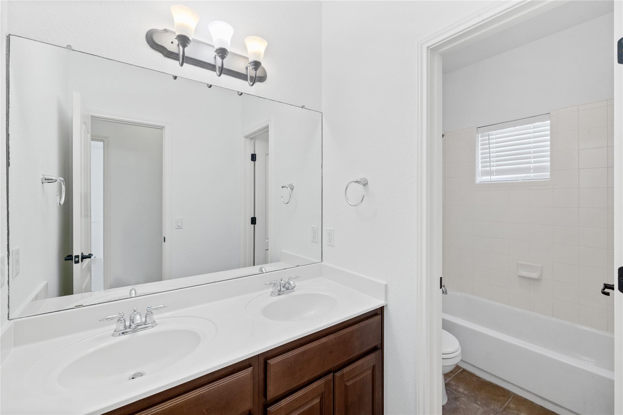 250 Maeves Way Property Photo 9