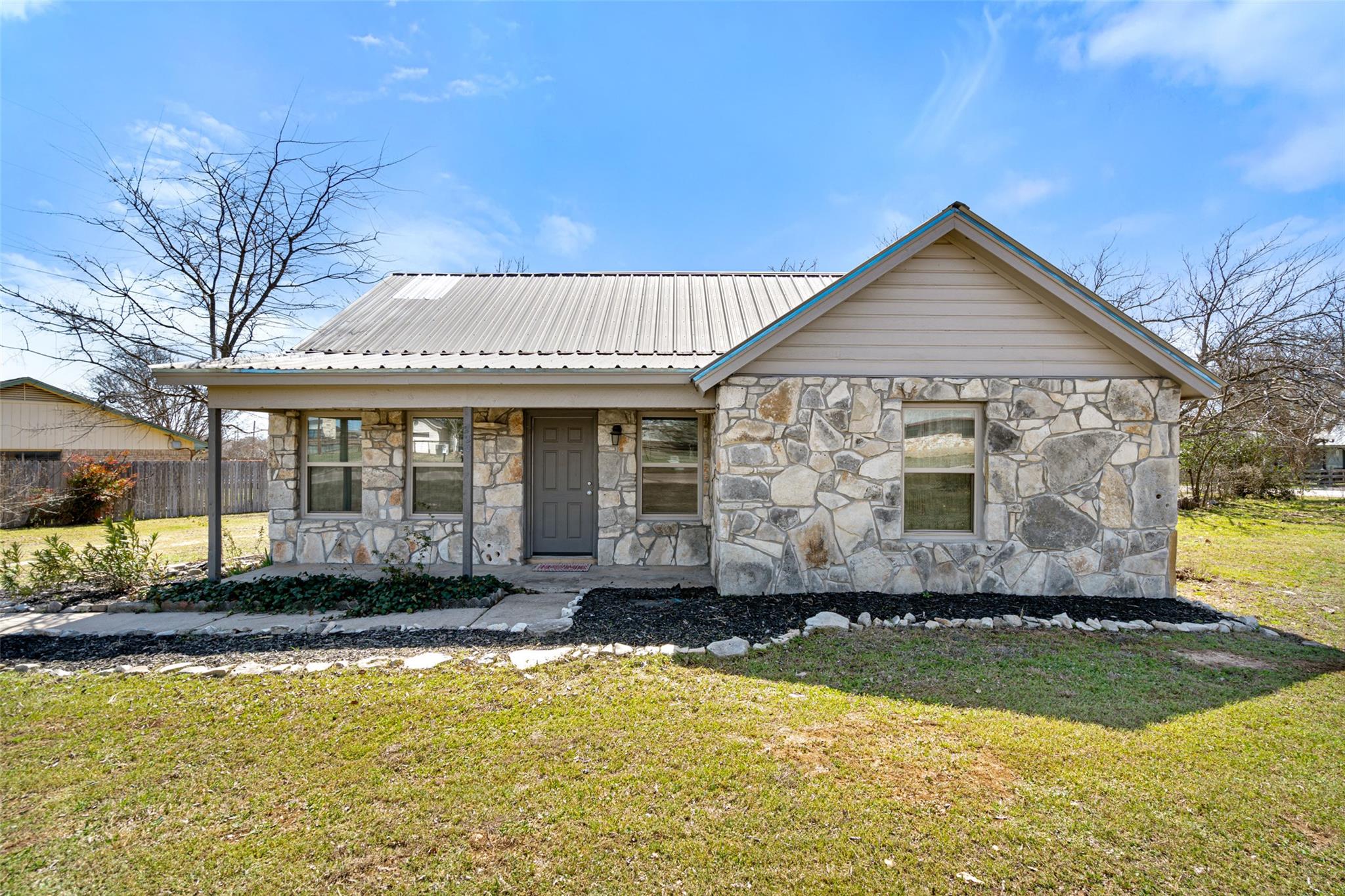 220 Snyders Trl Property Photo