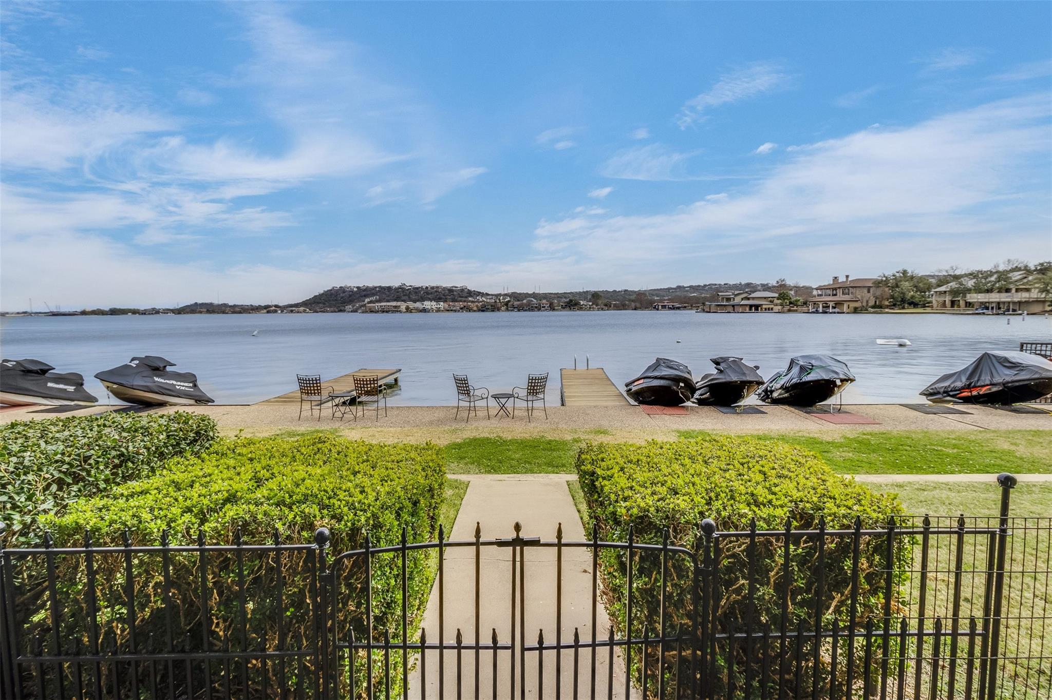 101 Island Dr D Property Photo 1