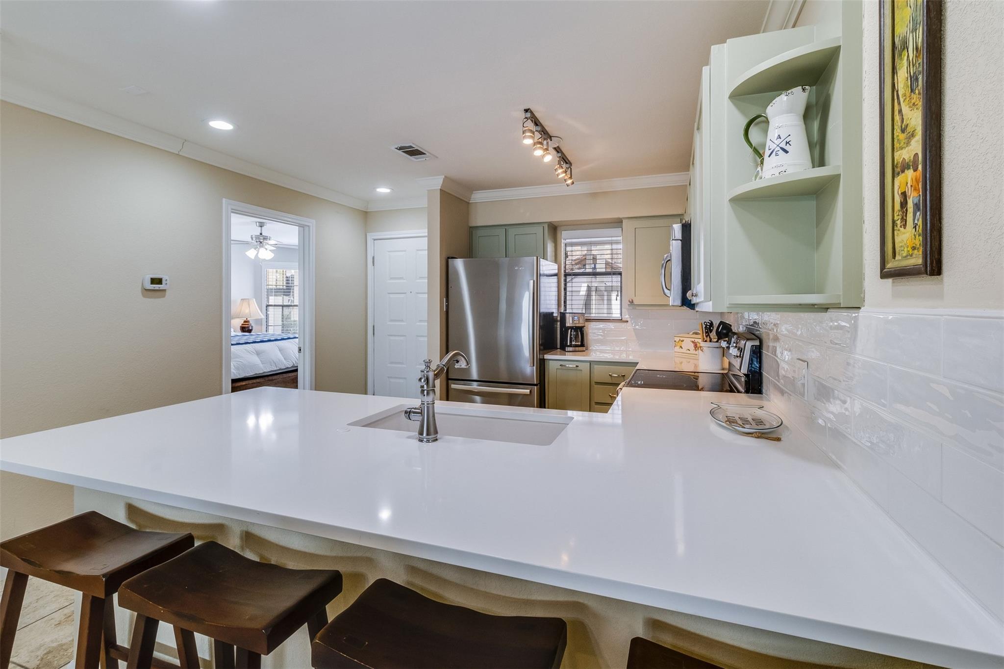 101 Island Dr #d Property Photo 13